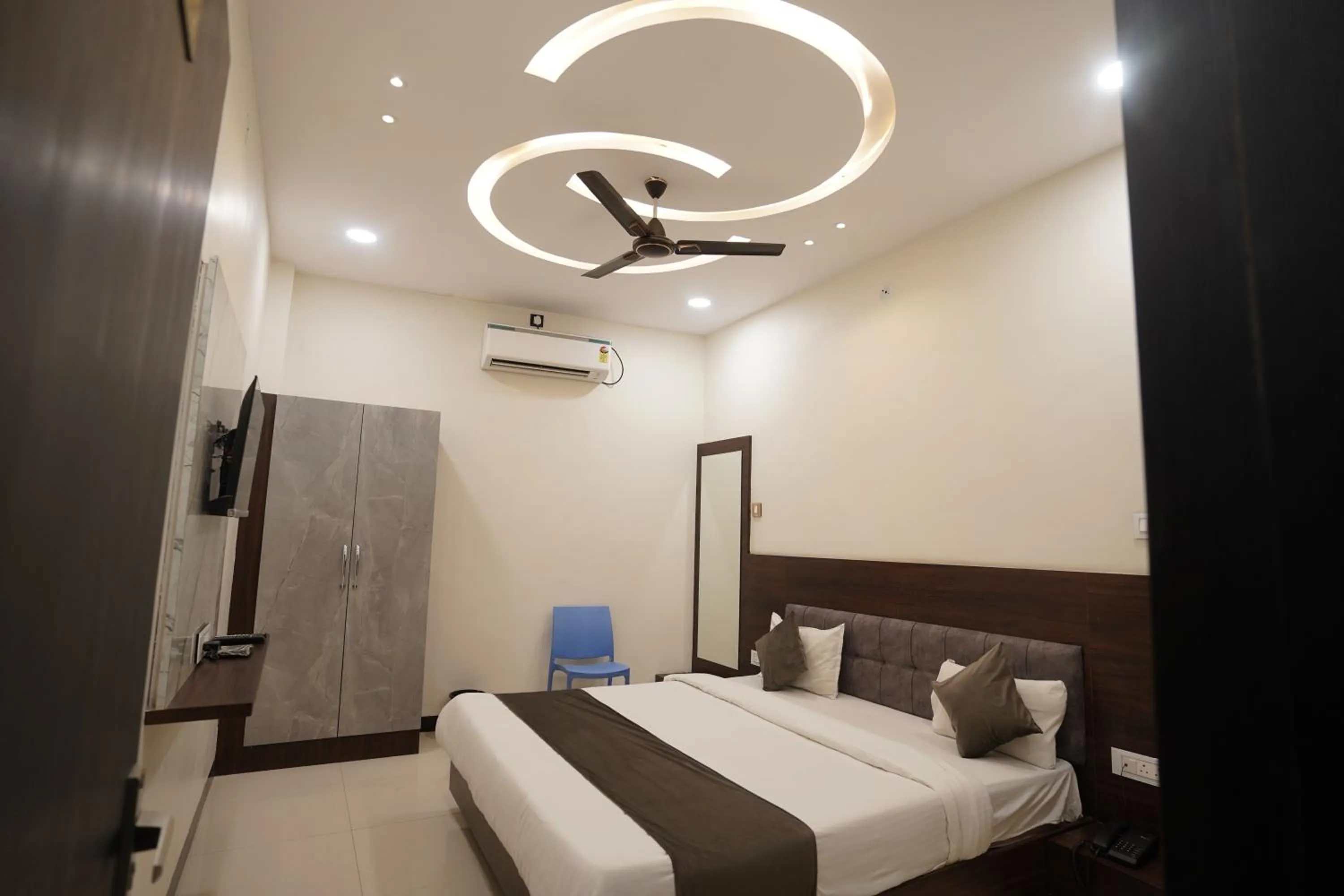 Bed in Hotel Dev Kripa