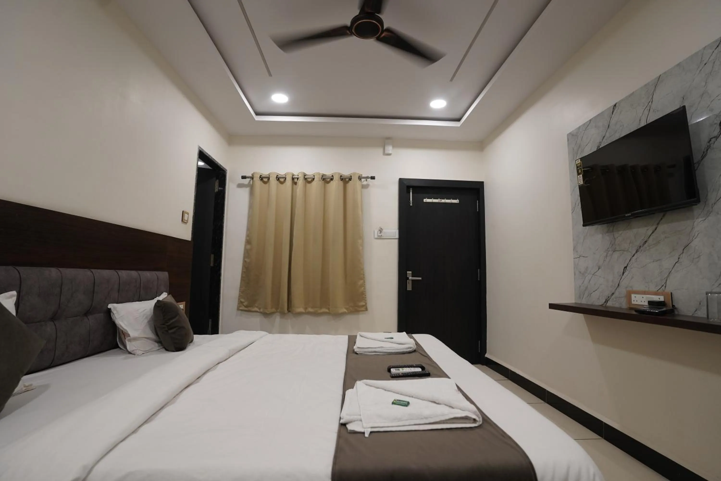 Bed in Hotel Dev Kripa