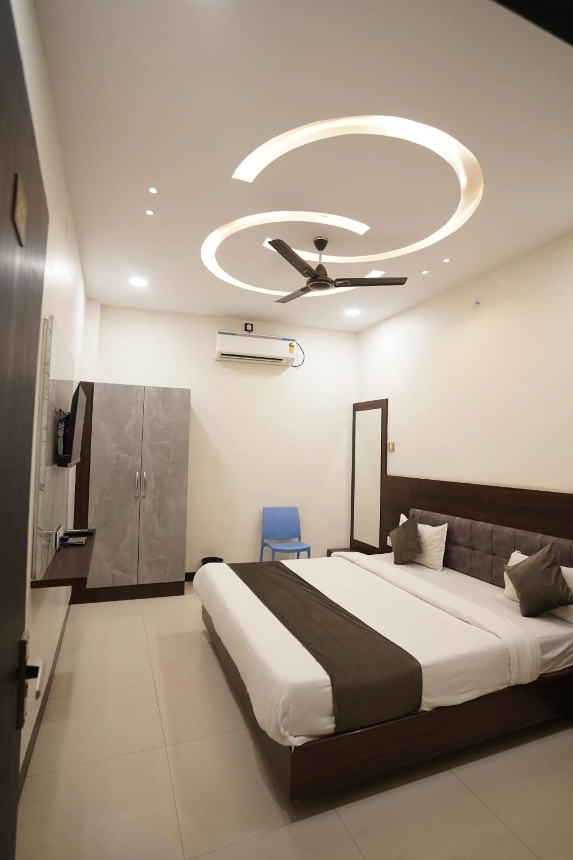 Bed in Hotel Dev Kripa