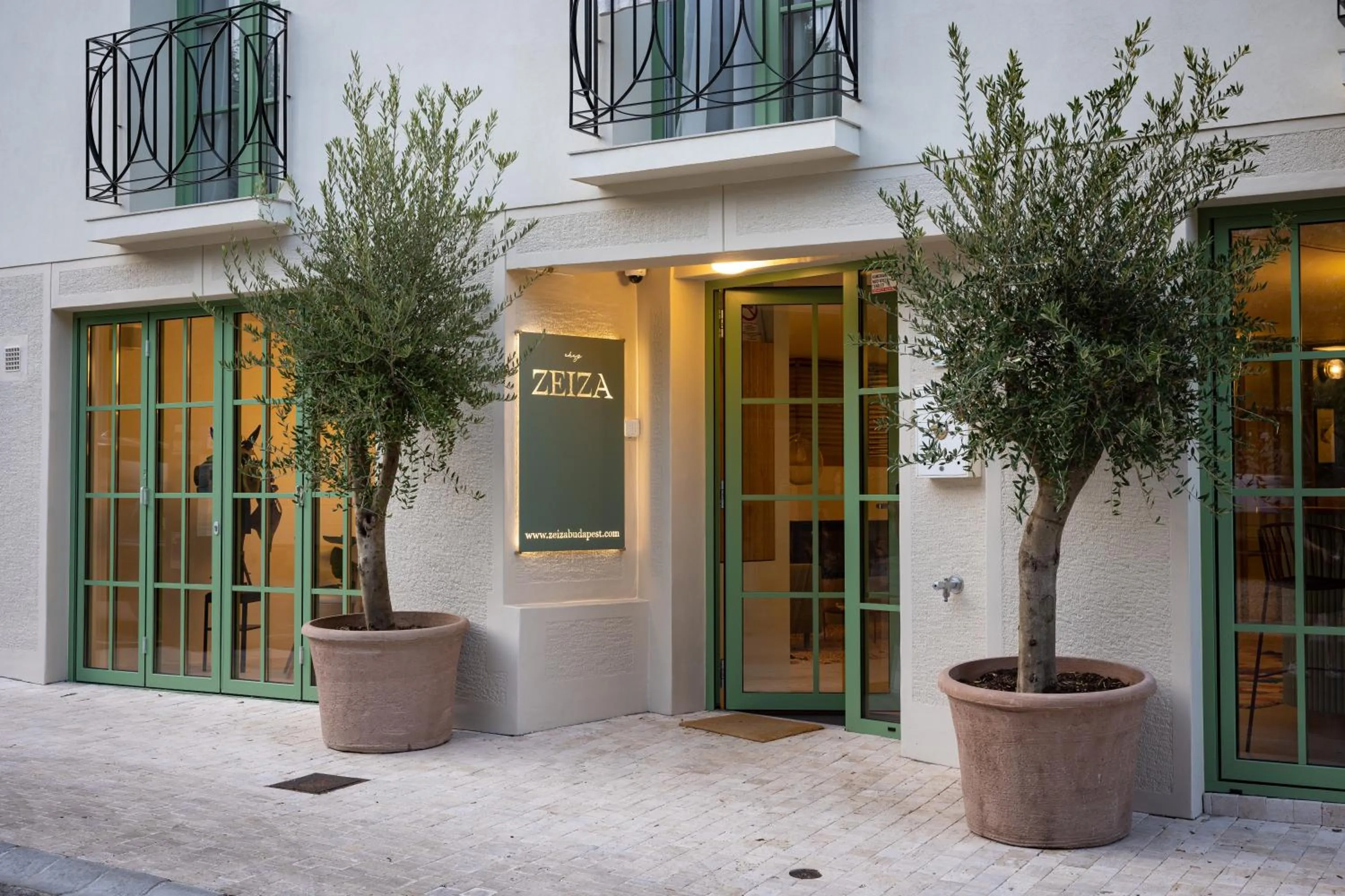 Facade/entrance in Chez Zeiza