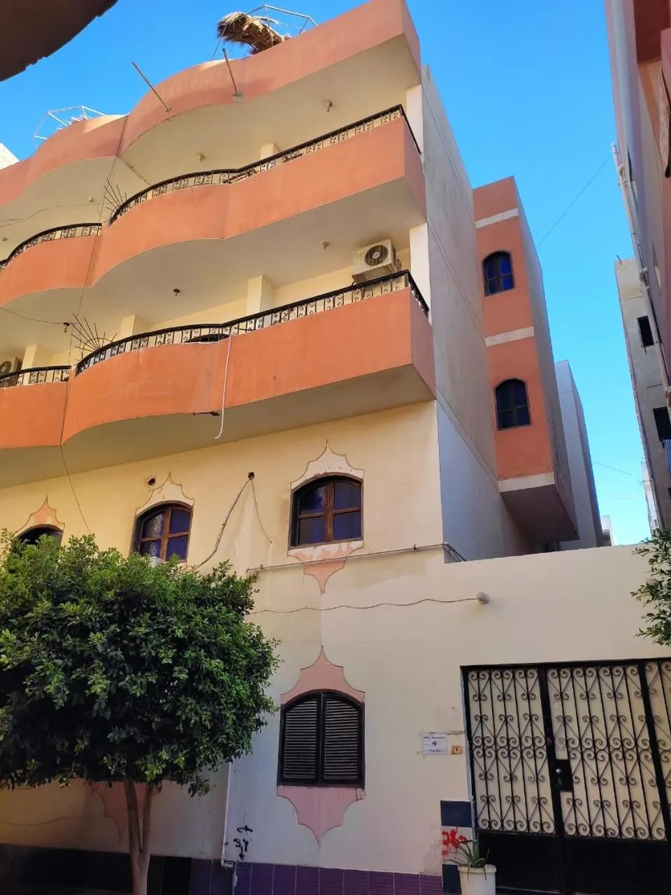Property building in Al Dahar apartments Hurghada