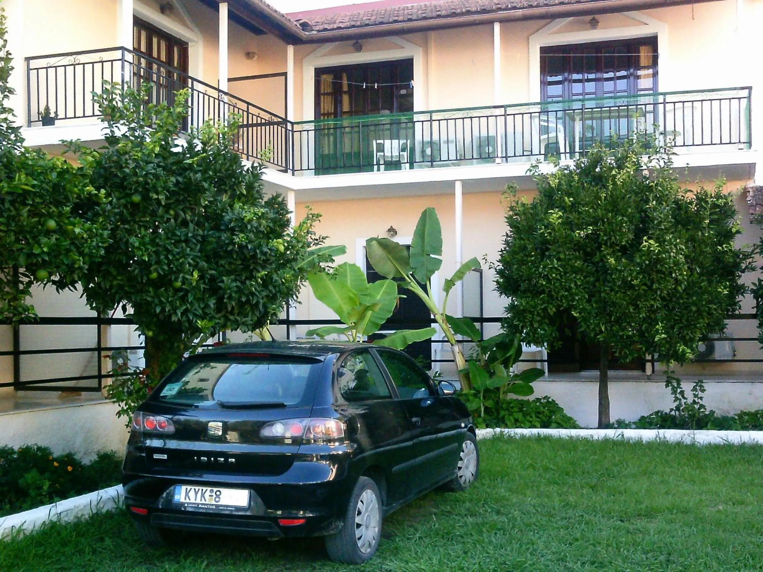 Facade/entrance in Georgina Apartments