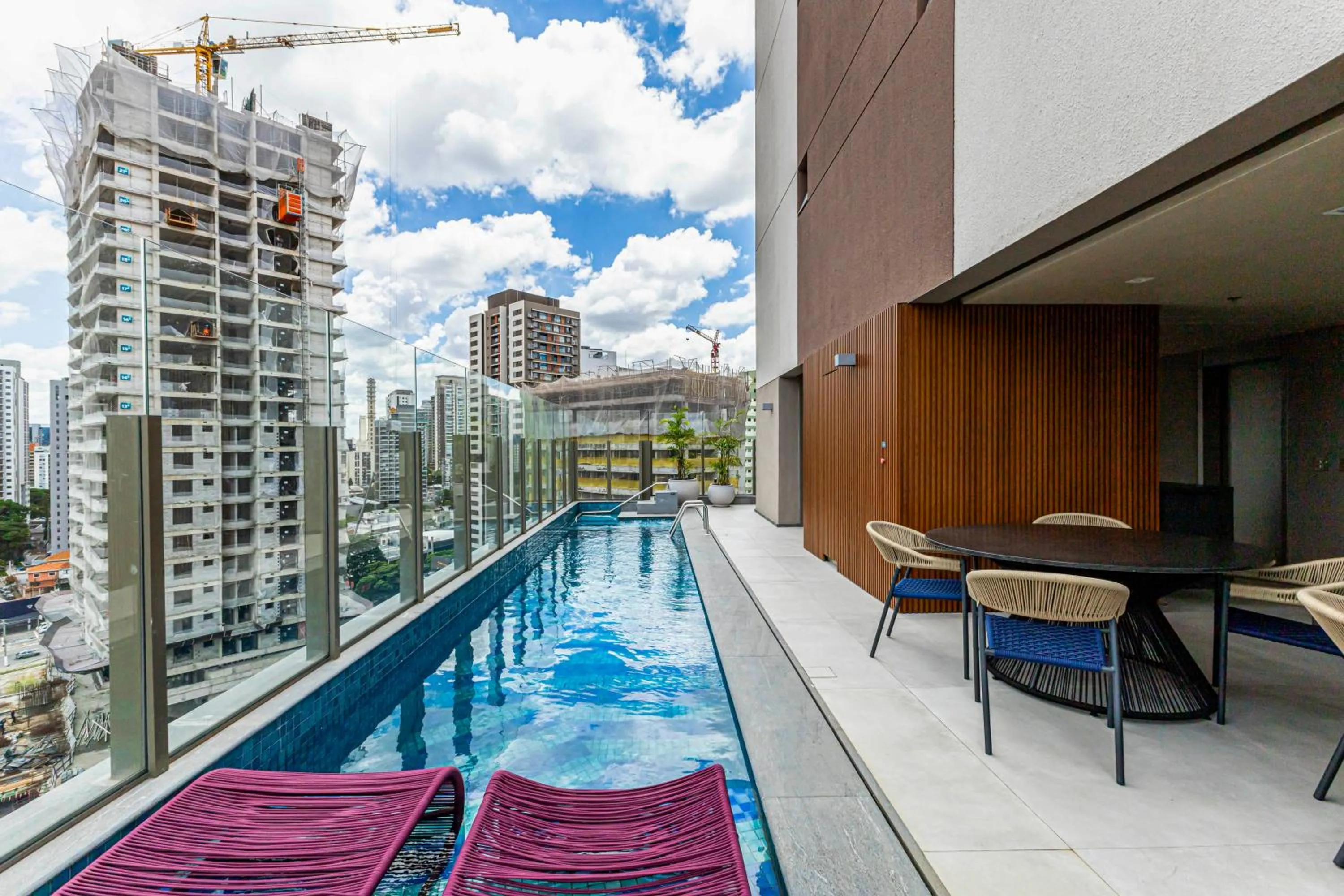 Property building in Charlie Santo Amaro - Piscina, Academia e Nota 9,2