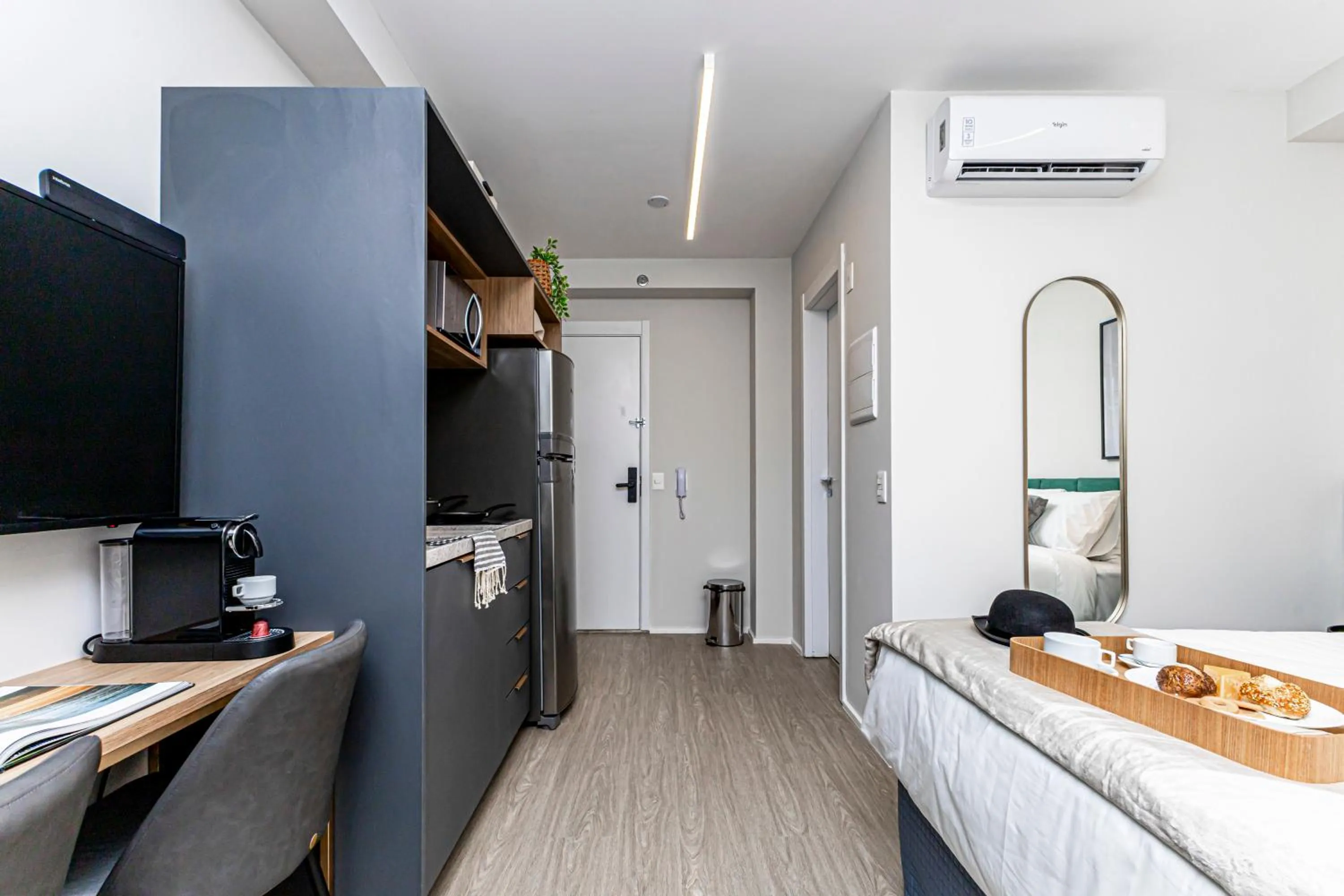 Day in Charlie Santo Amaro - Piscina, Academia e Nota 9,2