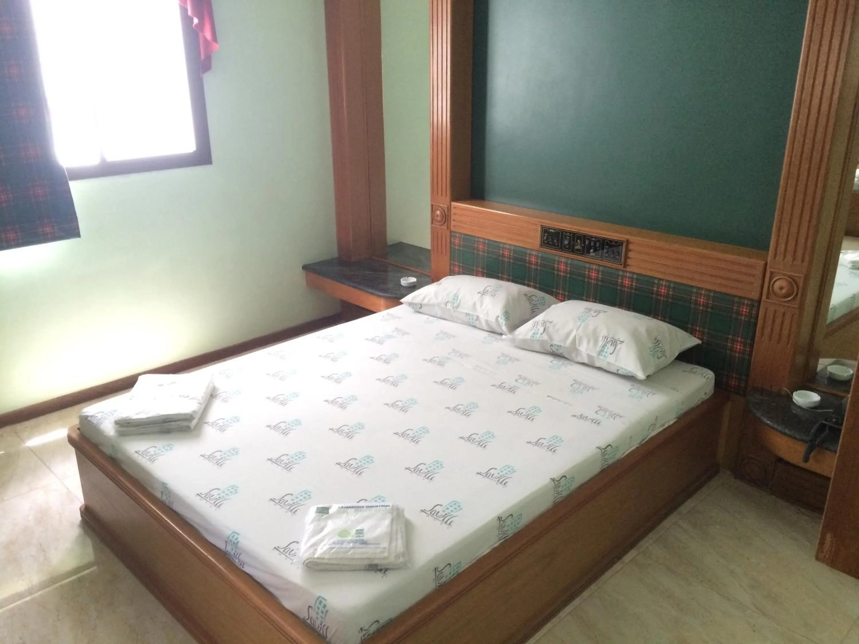 Bed in Saville Hotel