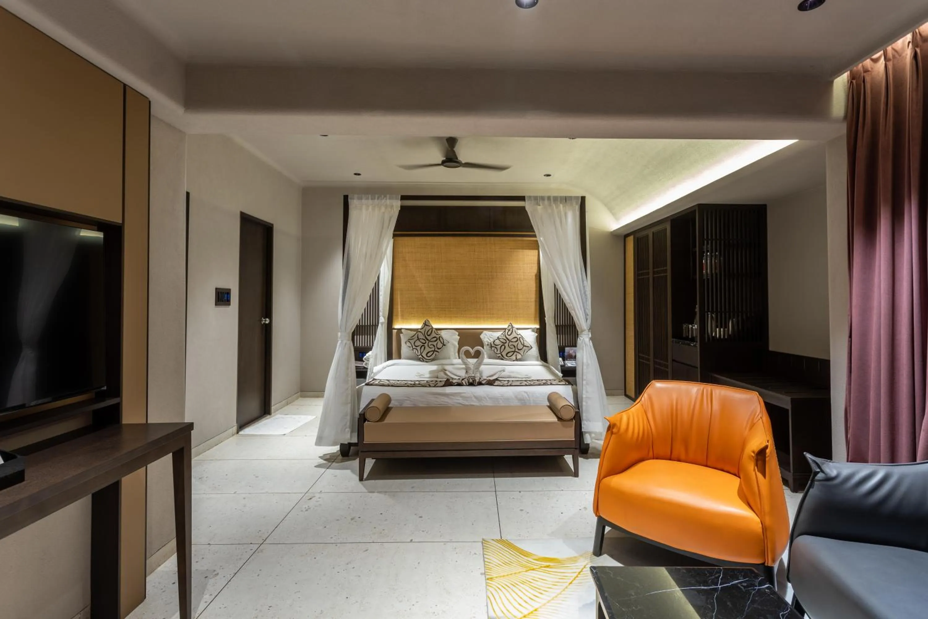 Bed in Treat Resort Silvassa