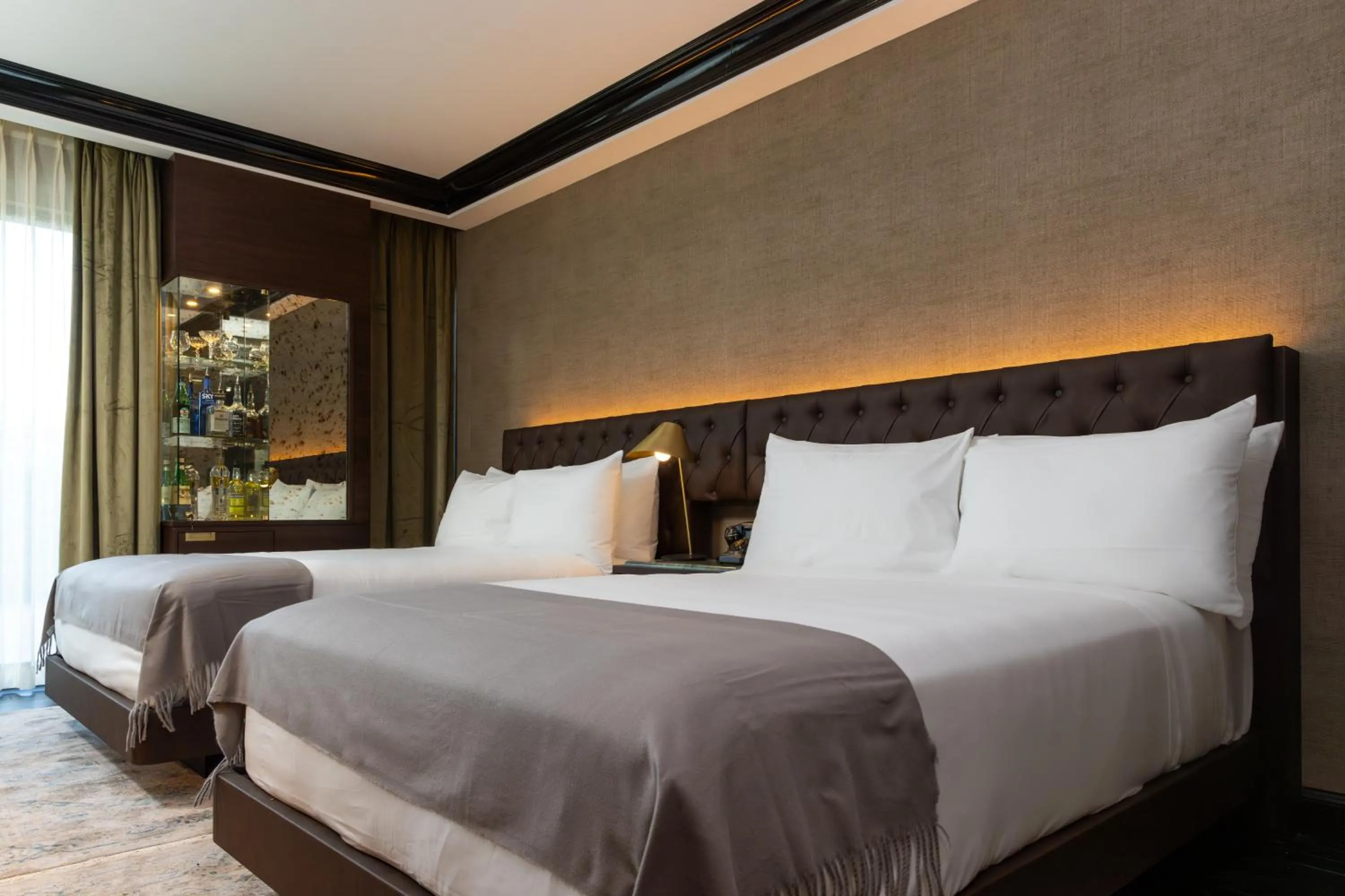 Photo of the whole room, Bed in Whisky Hotel