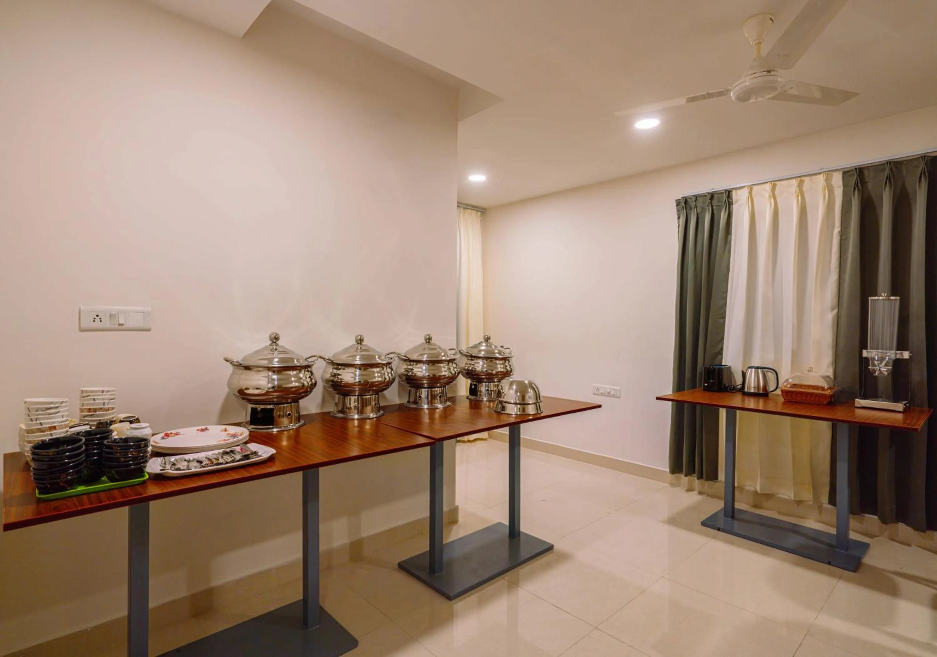 Breakfast in Treebo The Living Tree Khairatabad