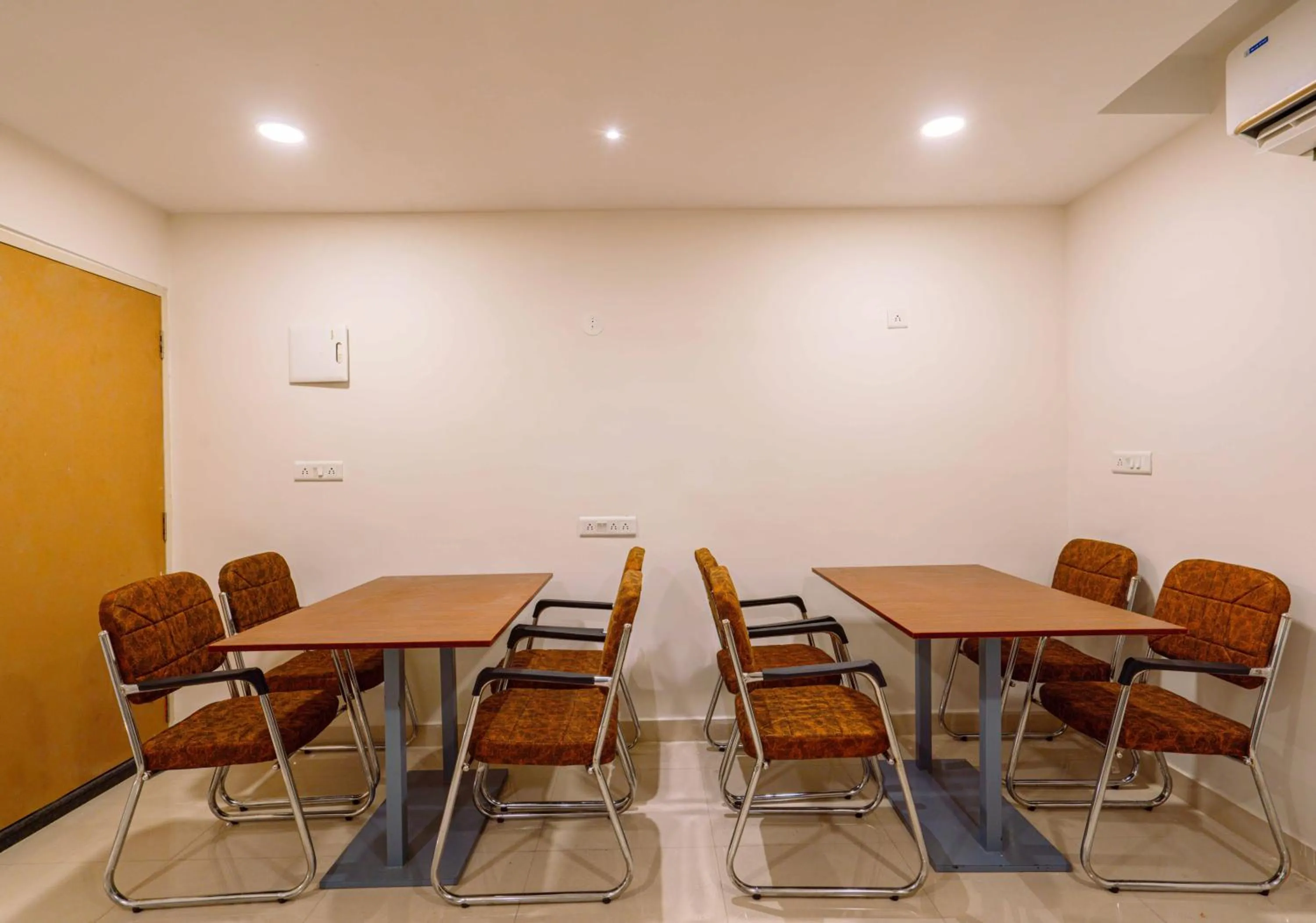 Breakfast in Treebo The Living Tree Khairatabad