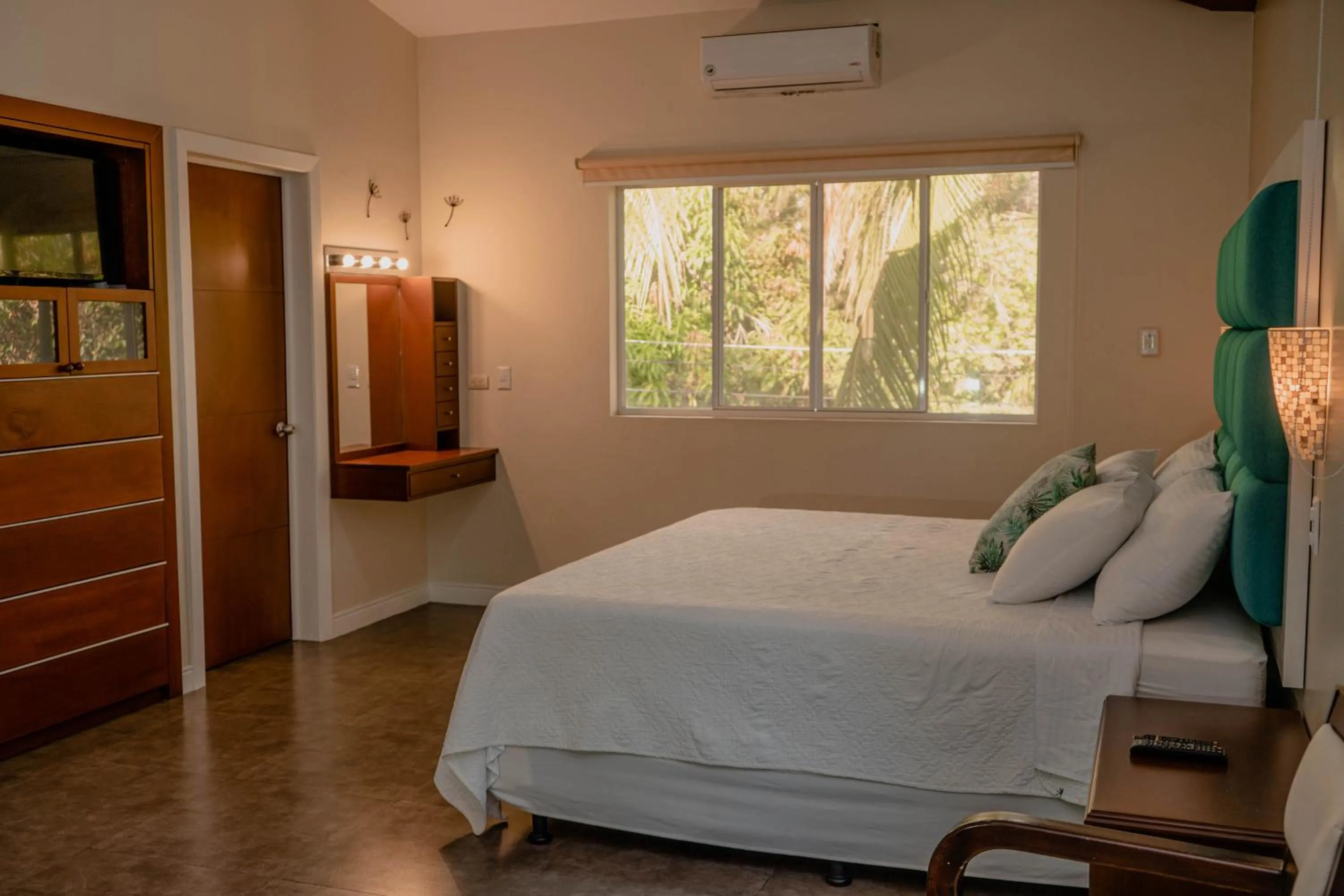 Bed in Boca Olas Resort Villas