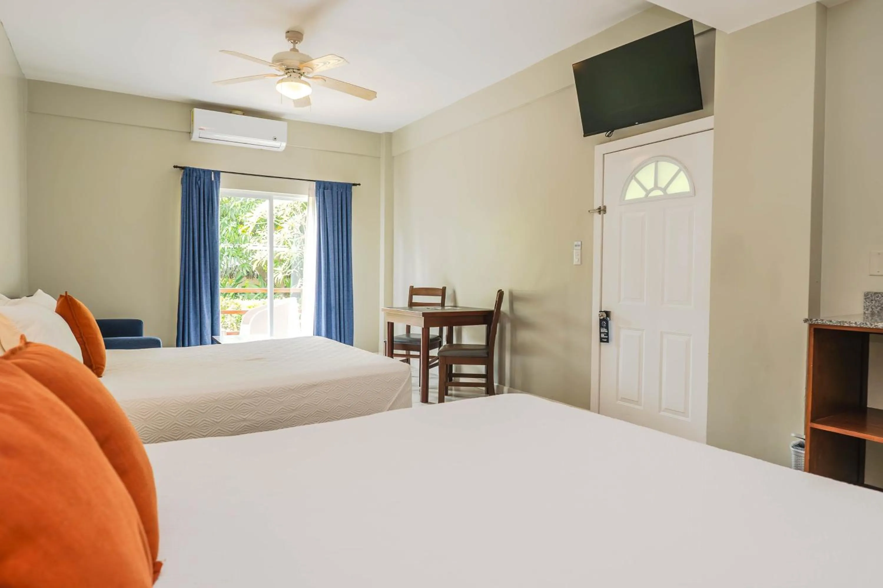 Bed in Boca Olas Resort Villas