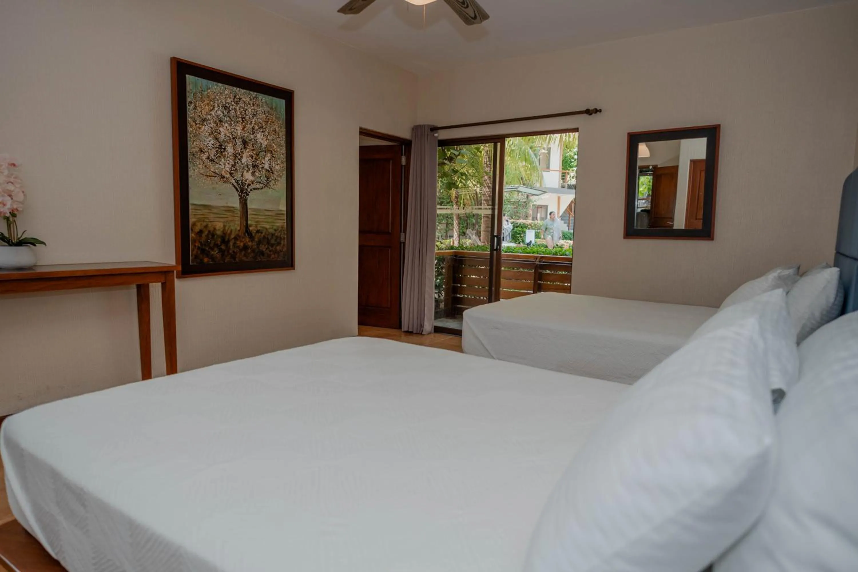 Bed in Boca Olas Resort Villas