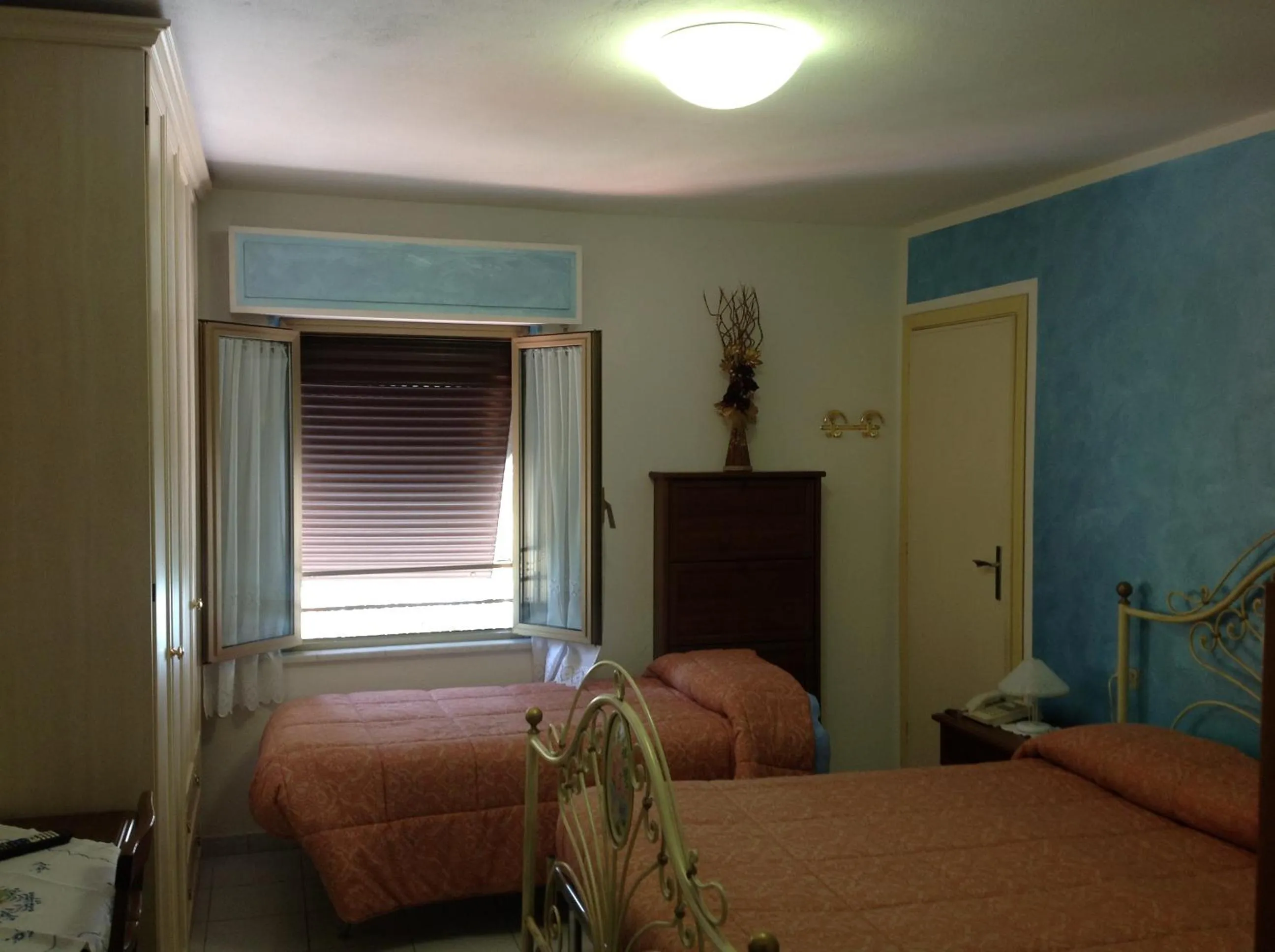 Photo of the whole room, Bed in Albergo Elisa