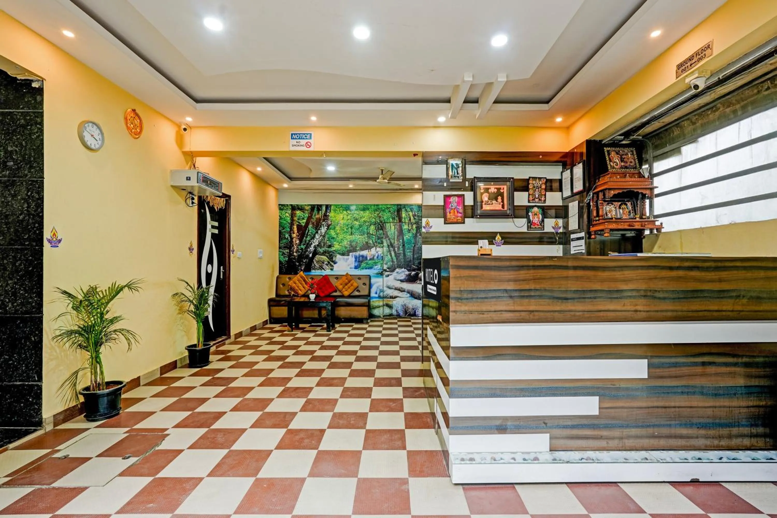 Lobby or reception in Super Hotel O Ganakkal Near BGS Hospital Junction Formerly Omkar Global Inn