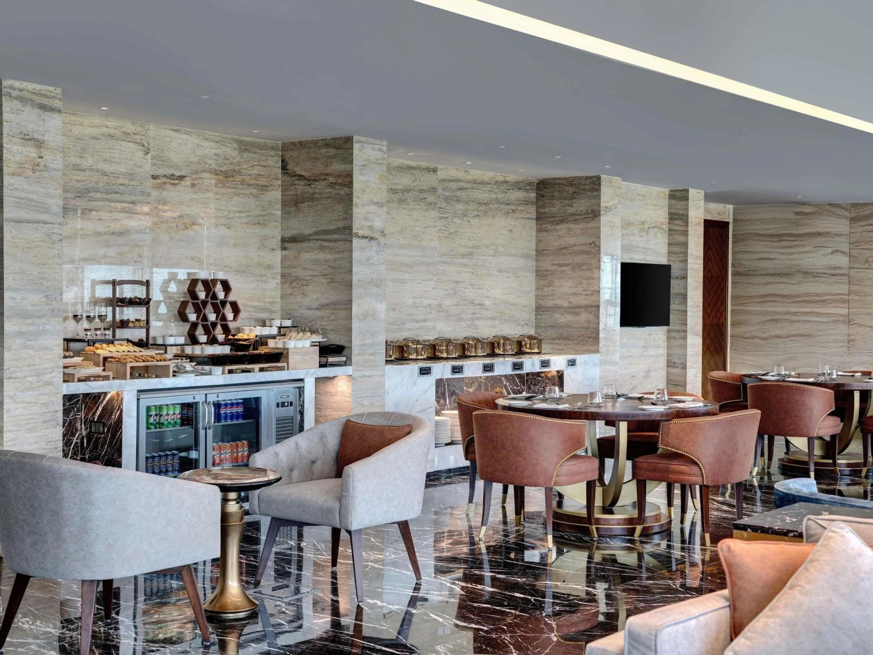 Restaurant/places to eat in Movenpick Hotel Centaurus Islamabad