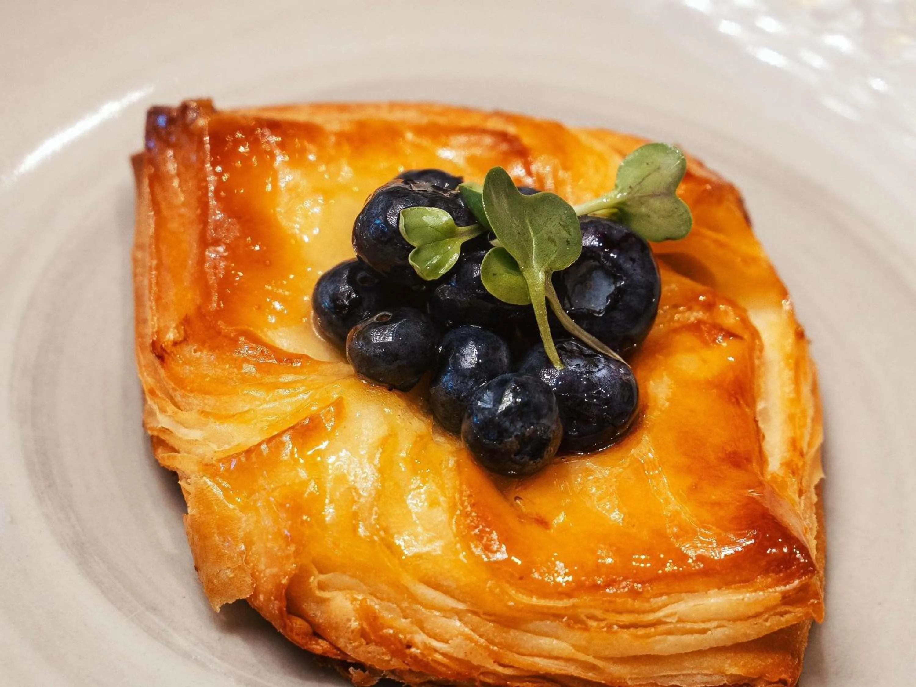 Restaurant/places to eat in Movenpick Hotel Centaurus Islamabad