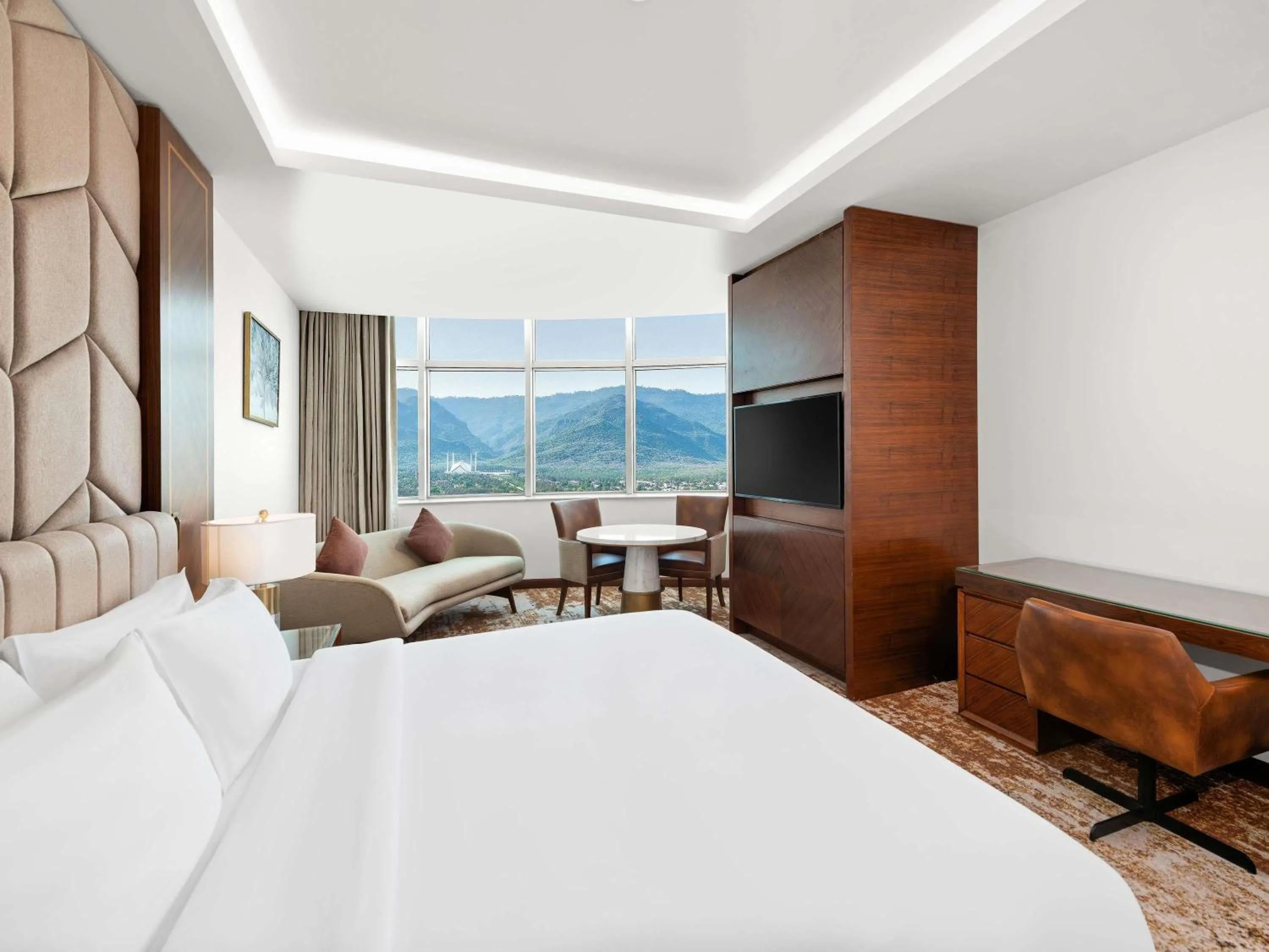 Bedroom, Bed in Movenpick Hotel Centaurus Islamabad