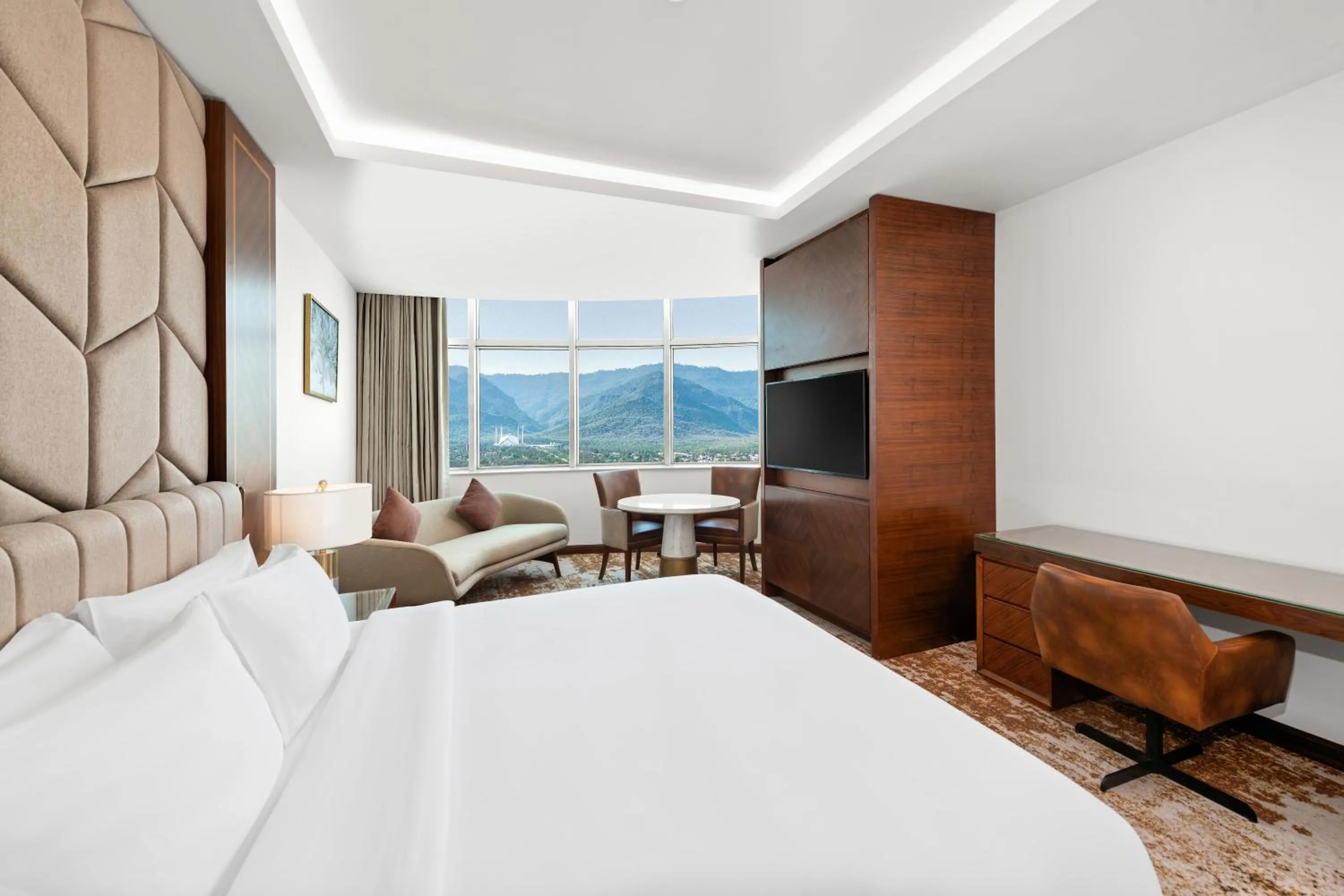 Bed in Movenpick Hotel Centaurus Islamabad