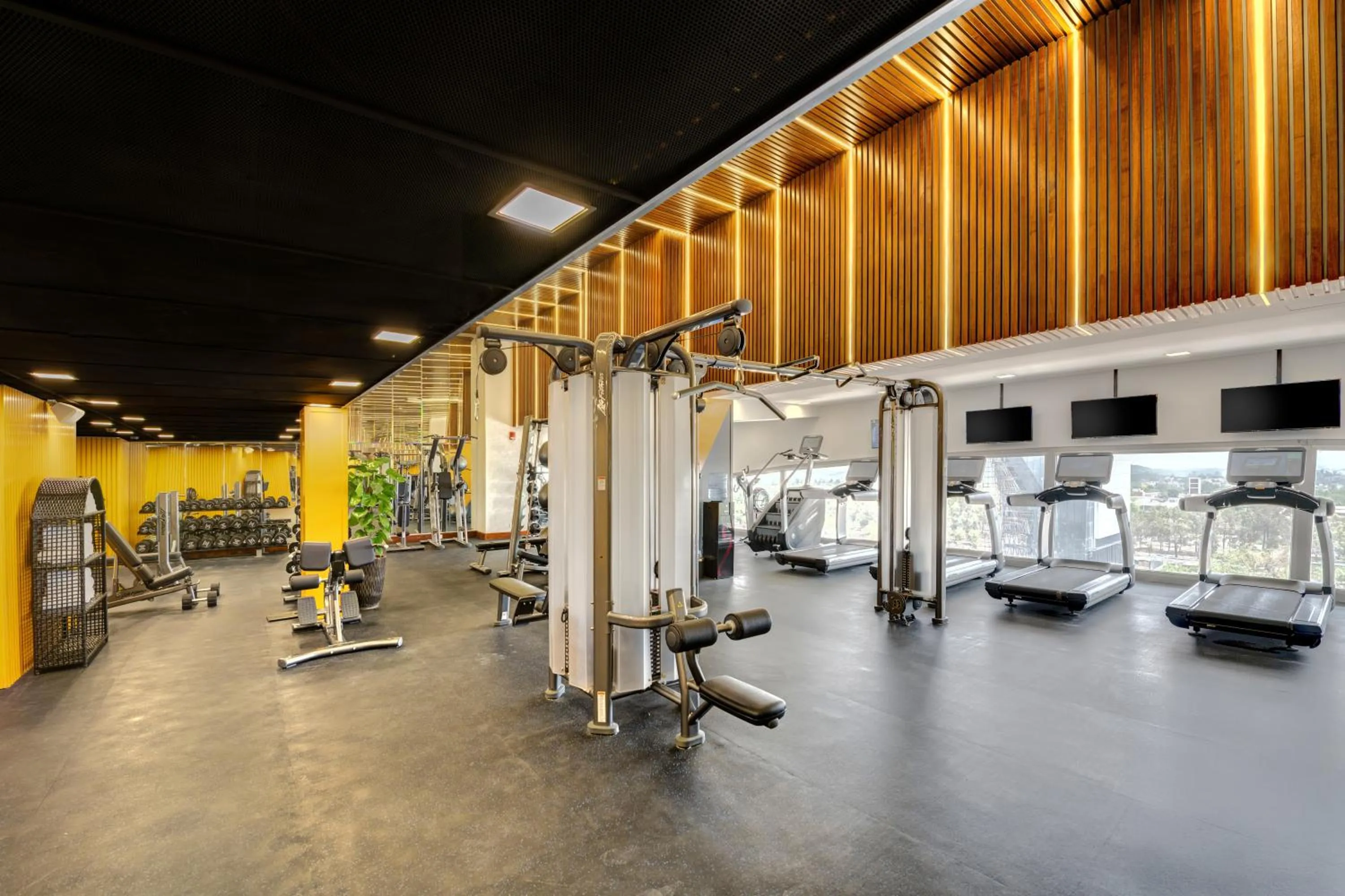 Fitness centre/facilities in Movenpick Hotel Centaurus Islamabad