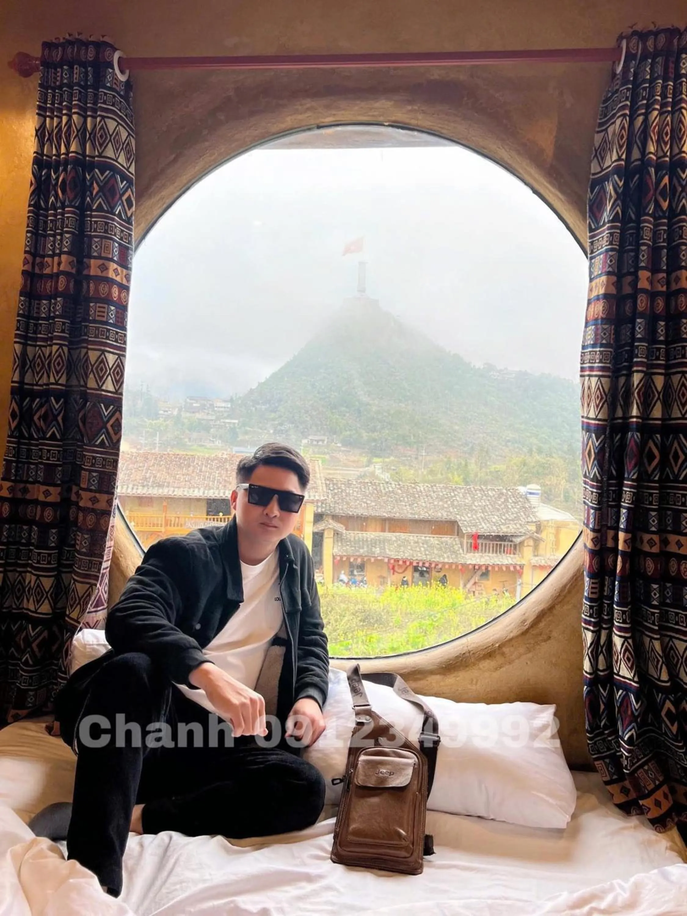 group of guests in Chanh Homestay Lô Lô Chải