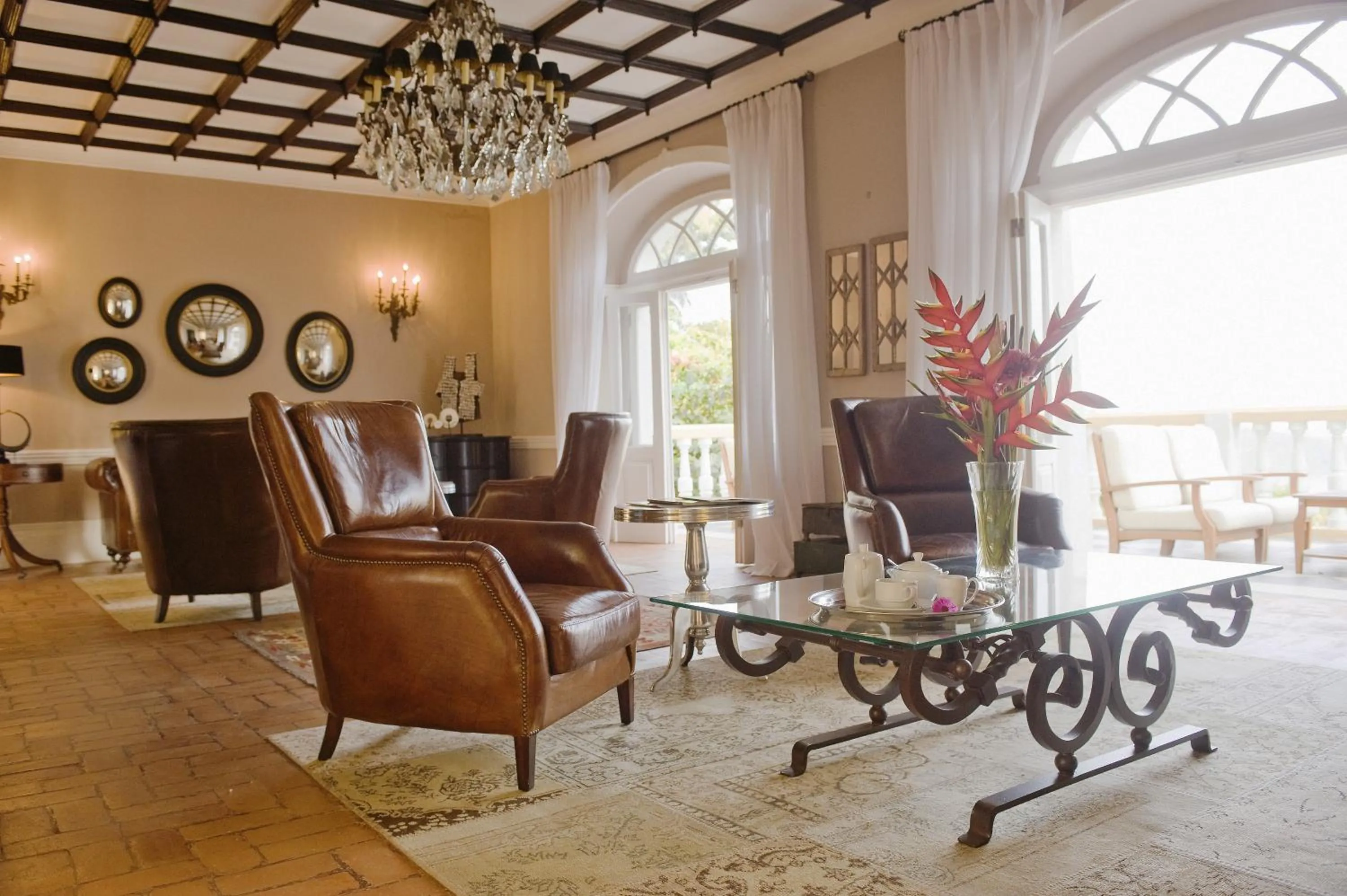 Communal lounge/ TV room in Belo Monte Hotel and Museum