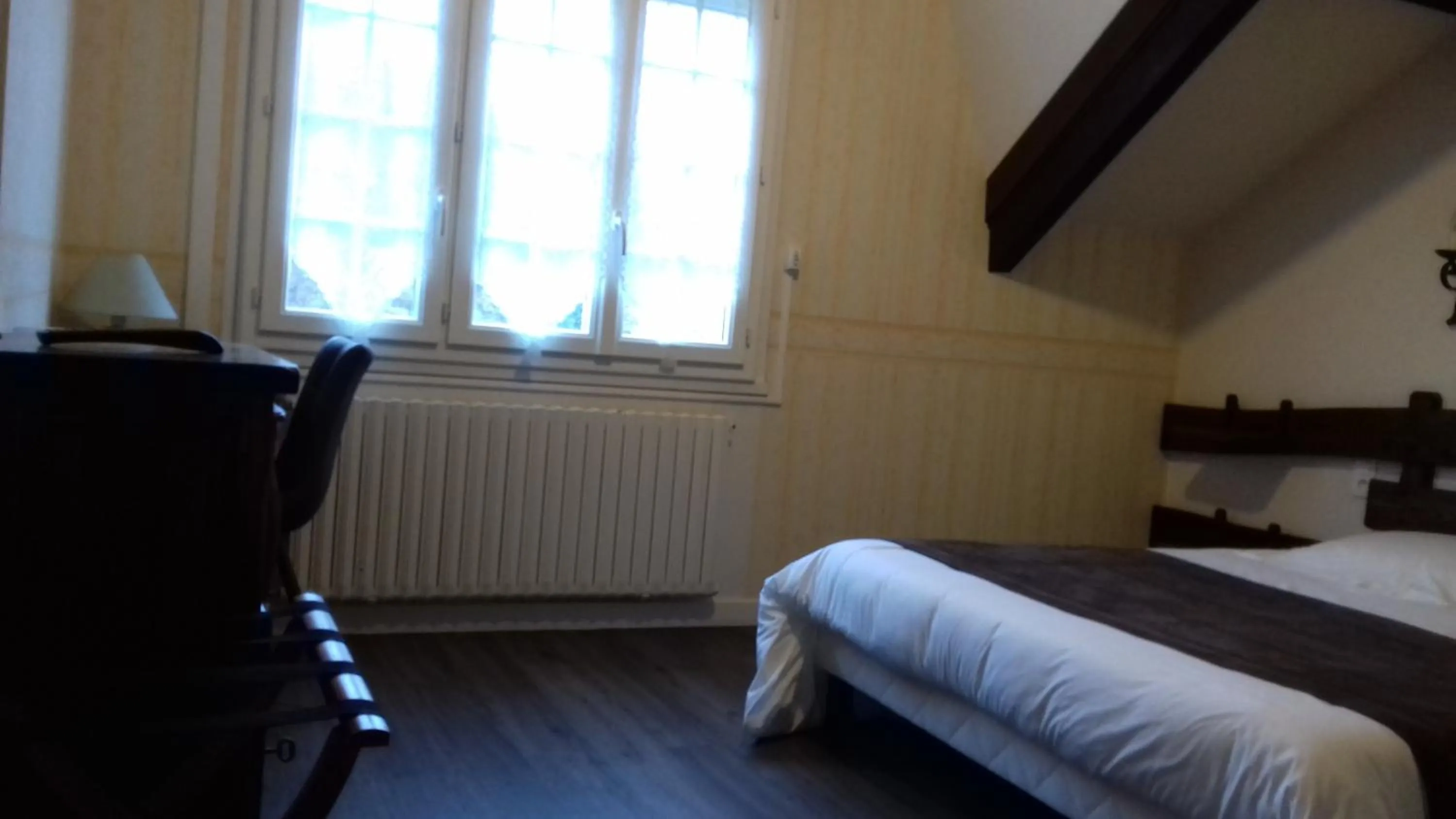 Photo of the whole room, Bed in La Cremaillere