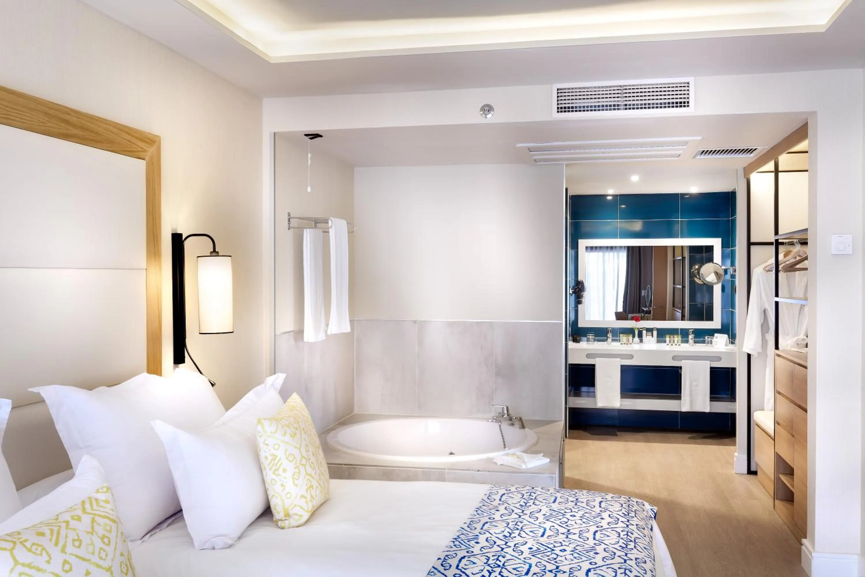 Bathroom, Bed in Gran Tacande Wellness & Relax Costa Adeje