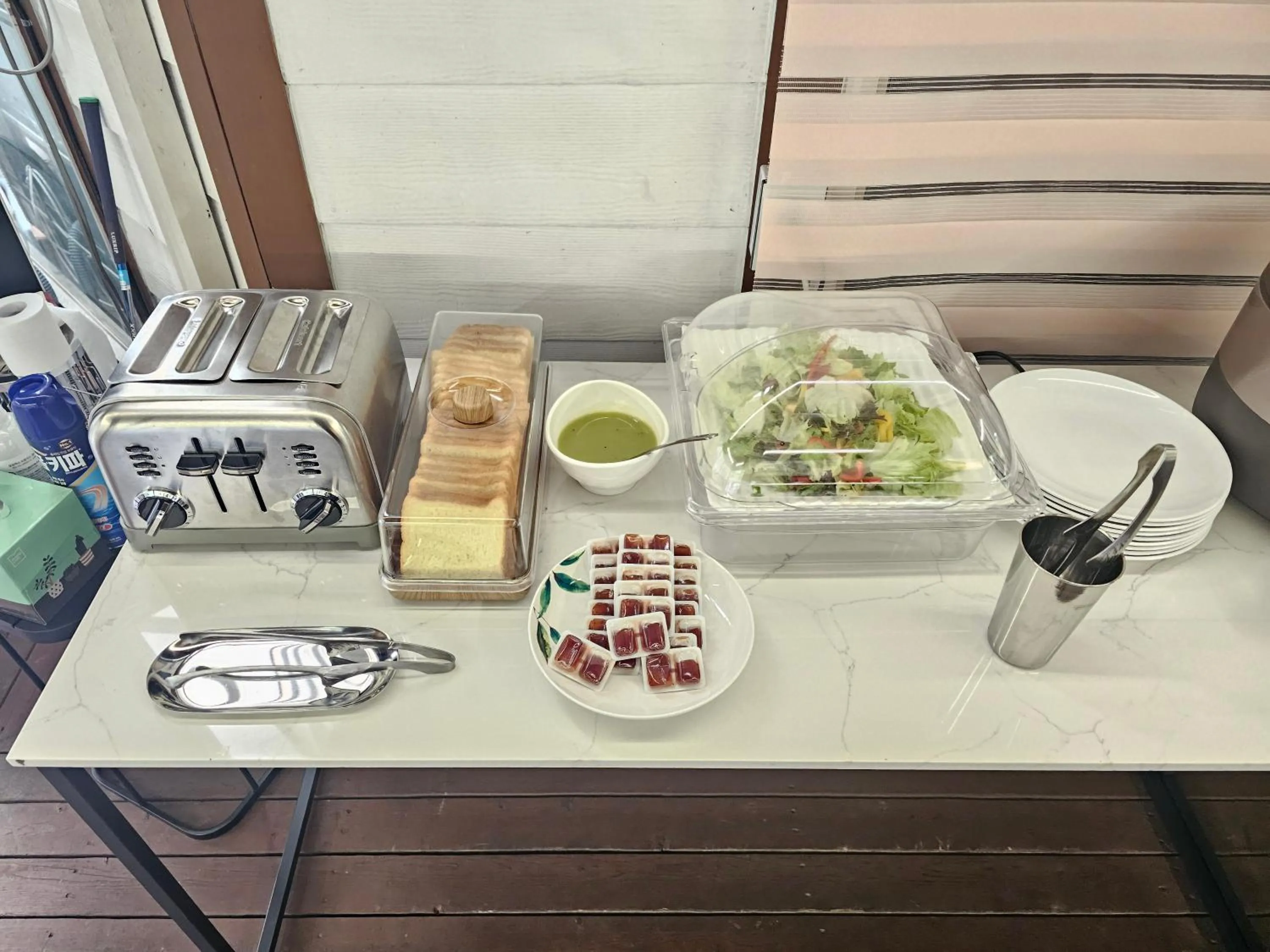 Restaurant/places to eat in Galaxy X Hotel Type Caravan Glamping & Pension