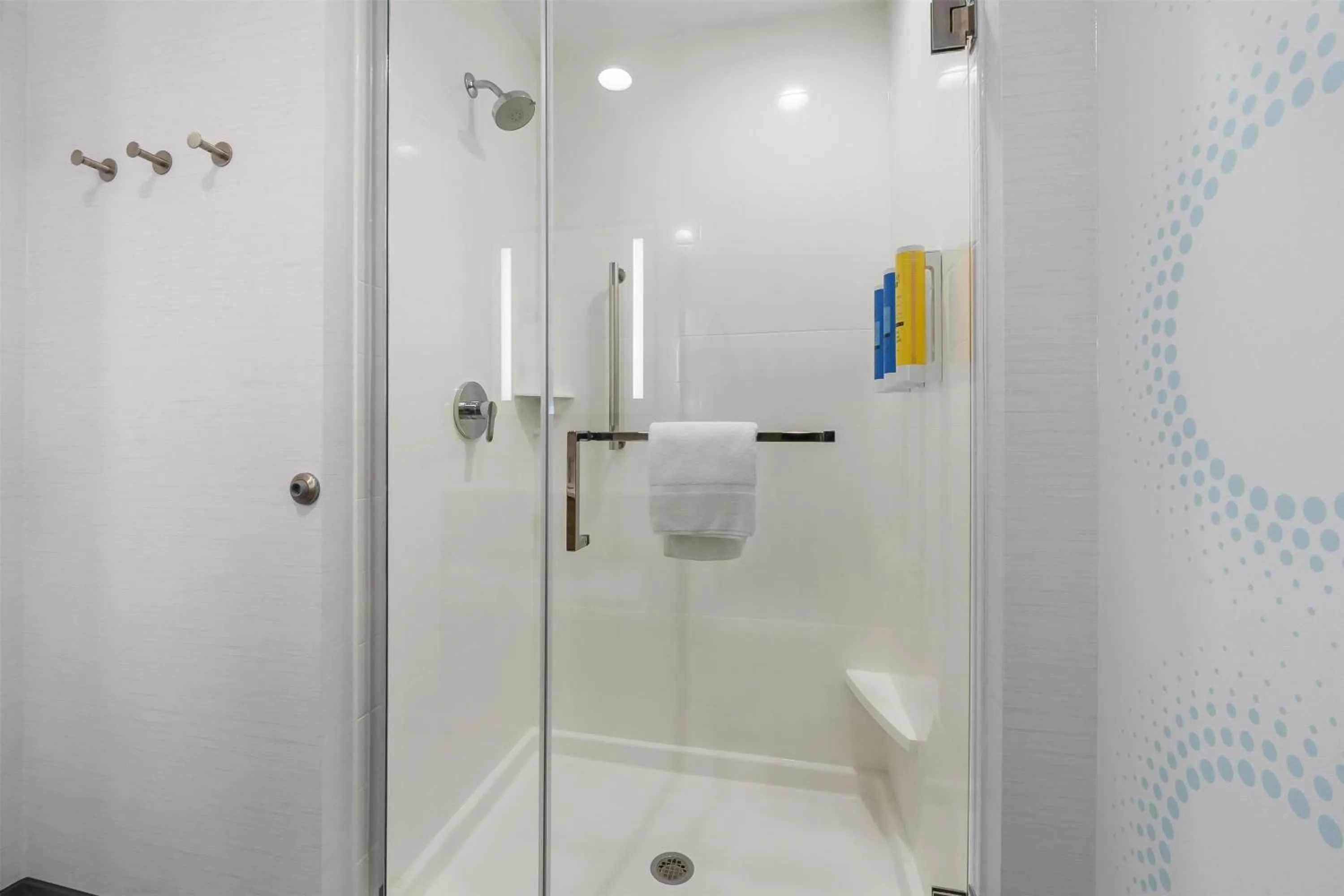 Bathroom in Tru By Hilton Cape Girardeau