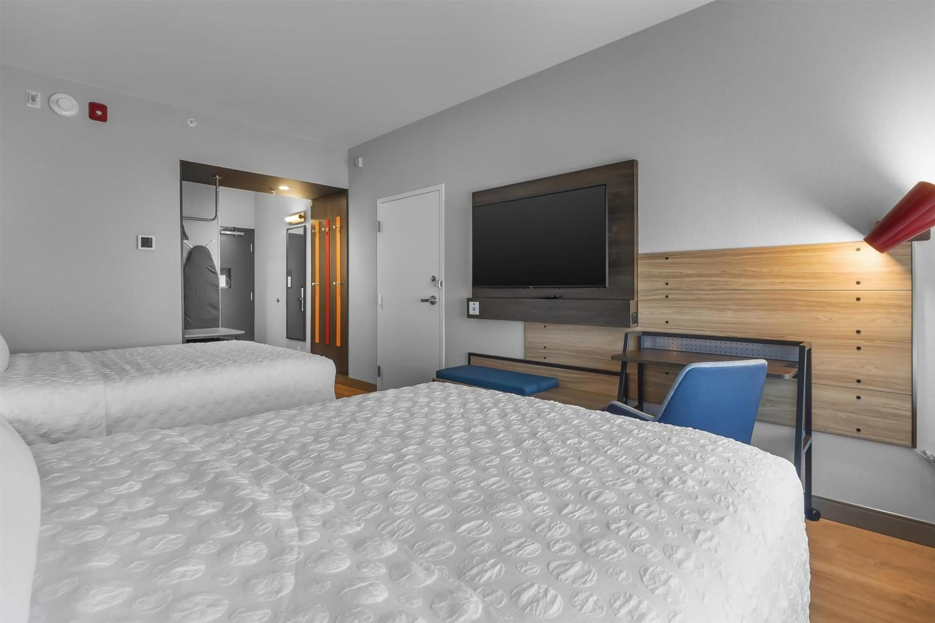 Bedroom, Bed in Tru By Hilton Cape Girardeau