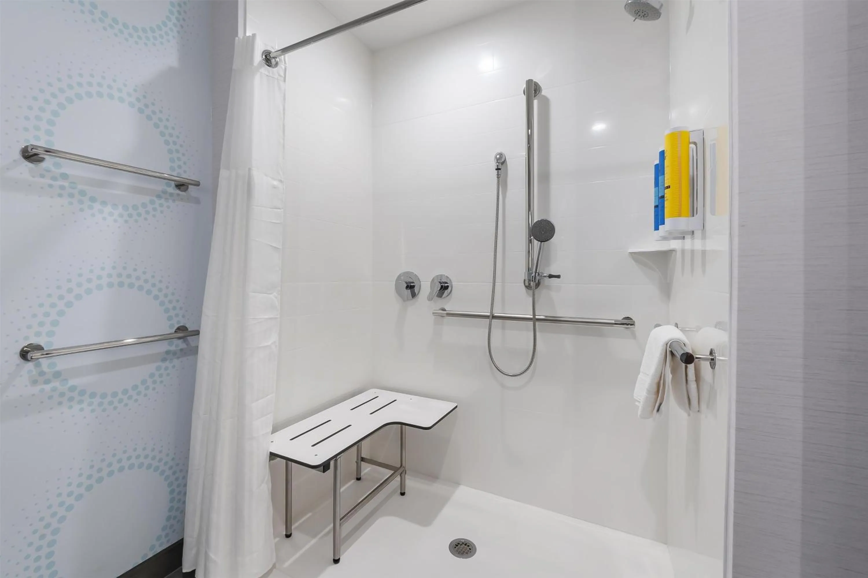 Bathroom in Tru By Hilton Cape Girardeau