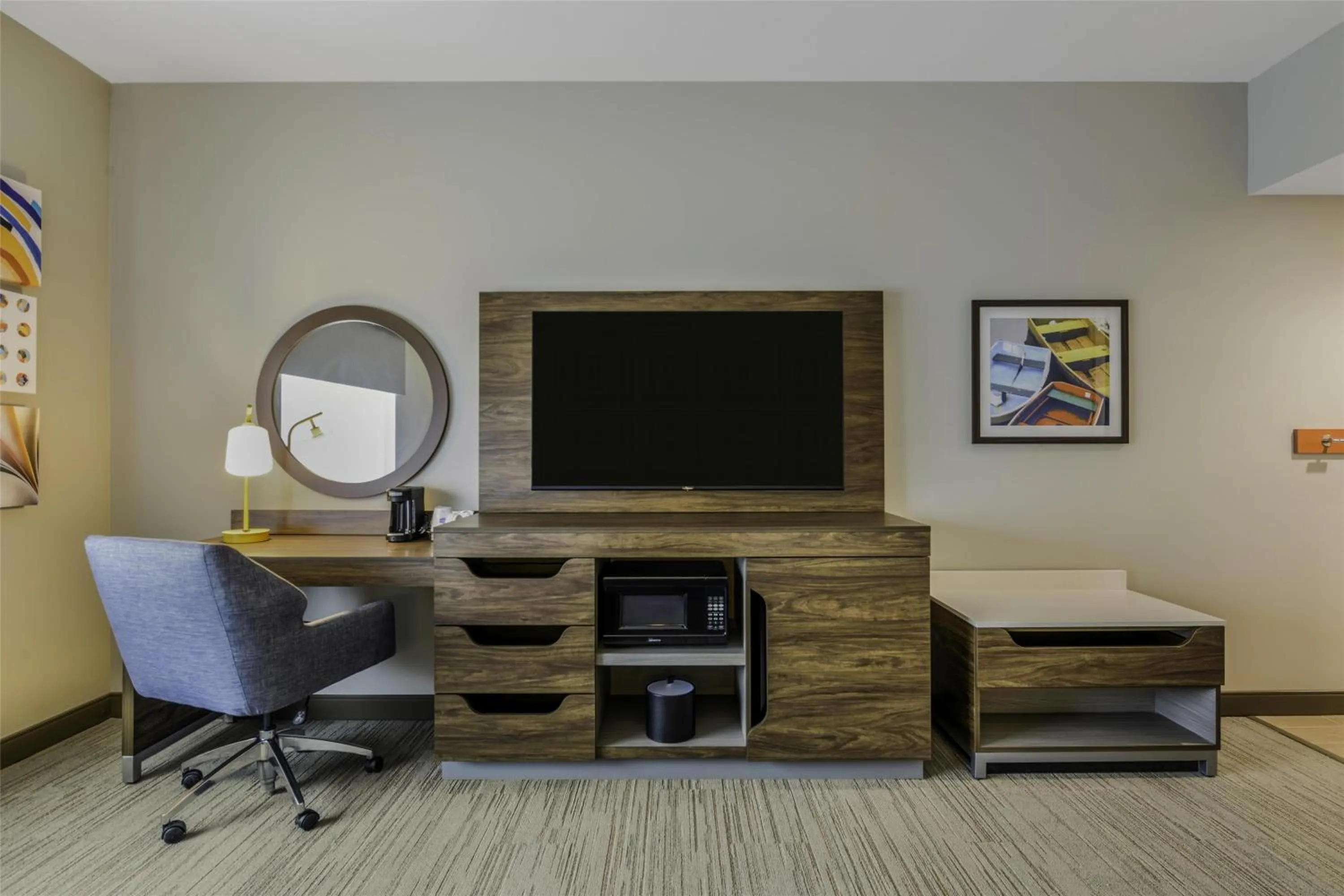 Bedroom in Hampton Inn & Suites By Hilton Decatur