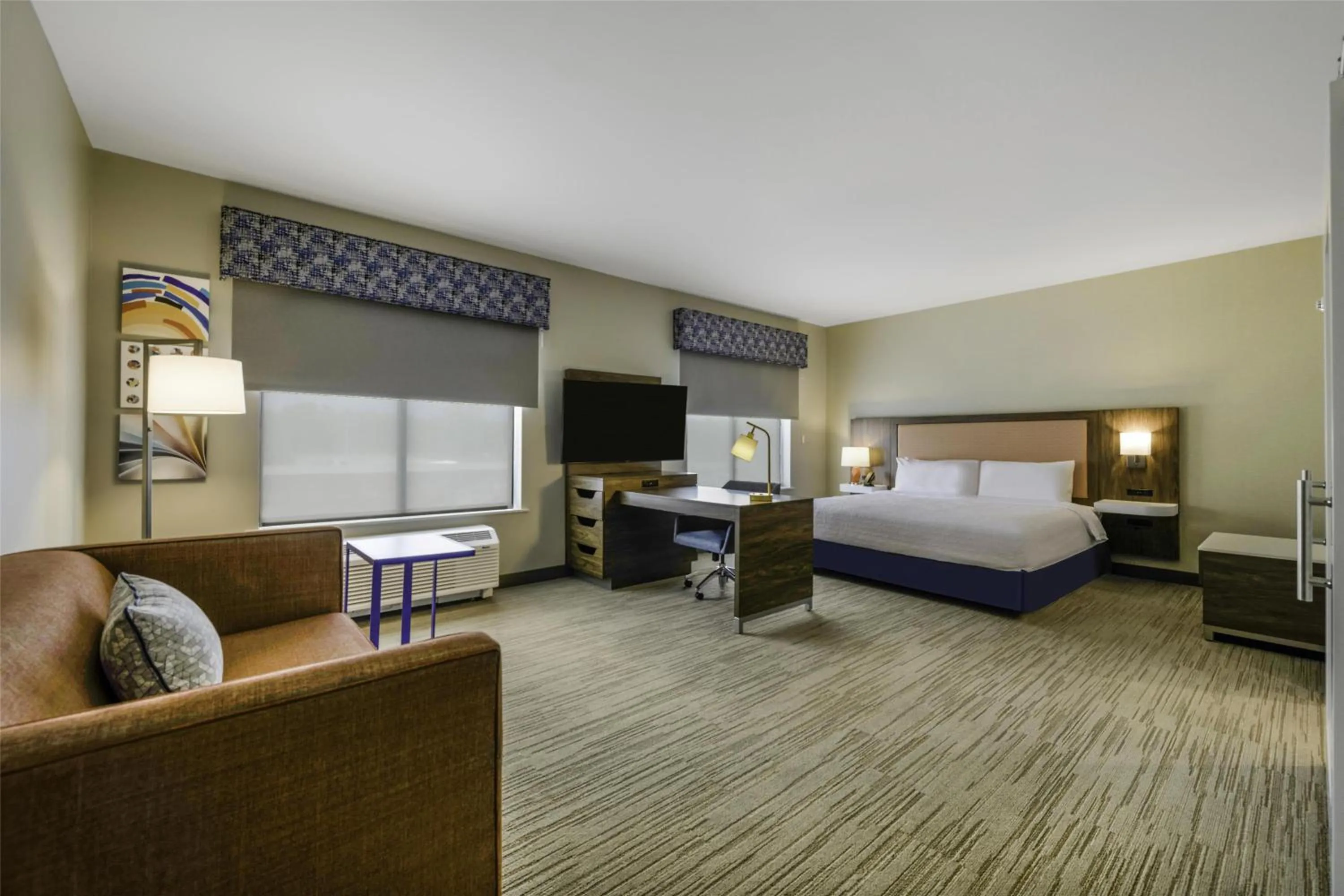 Bedroom, Bed in Hampton Inn & Suites By Hilton Decatur