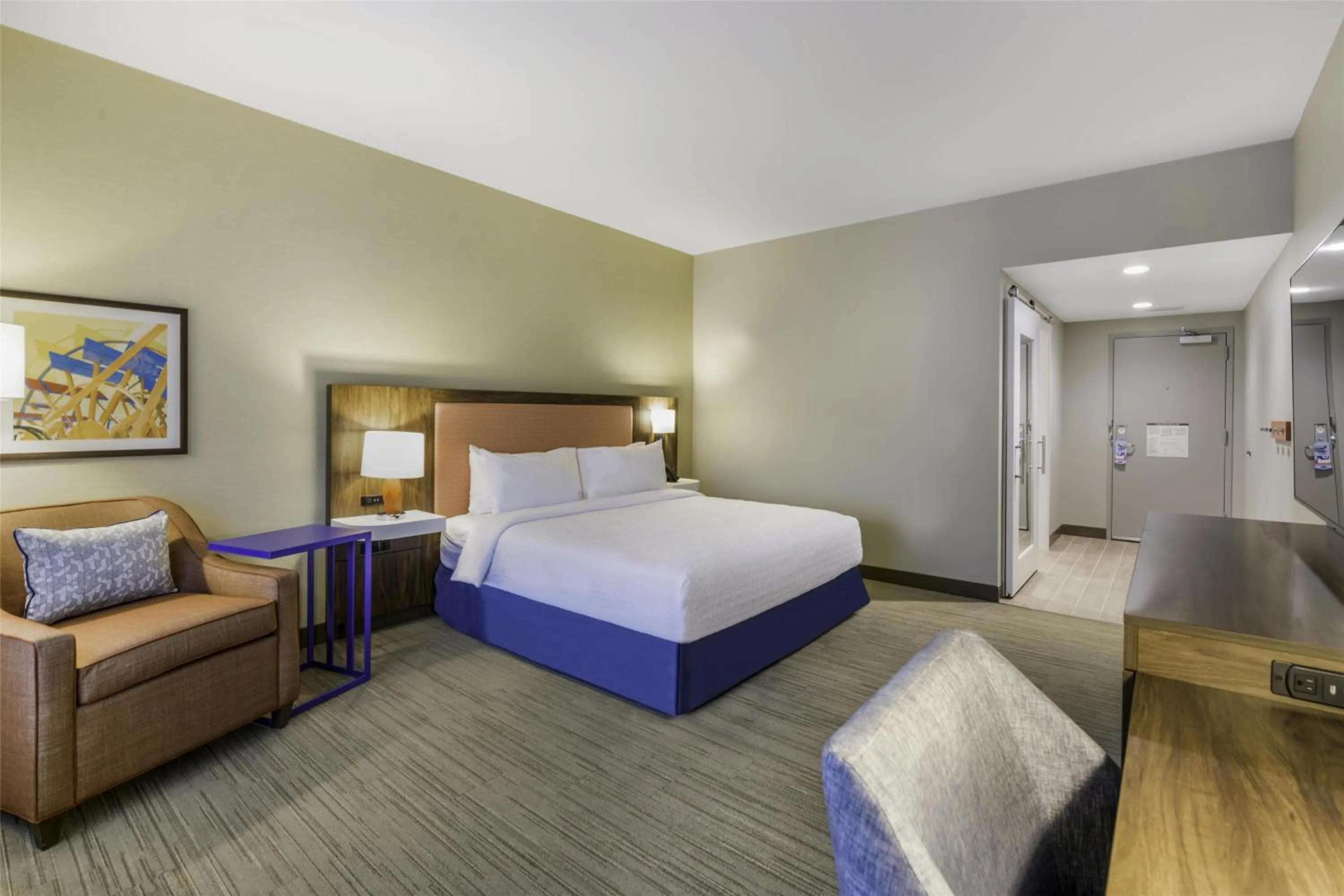 Bed in Hampton Inn & Suites By Hilton Decatur