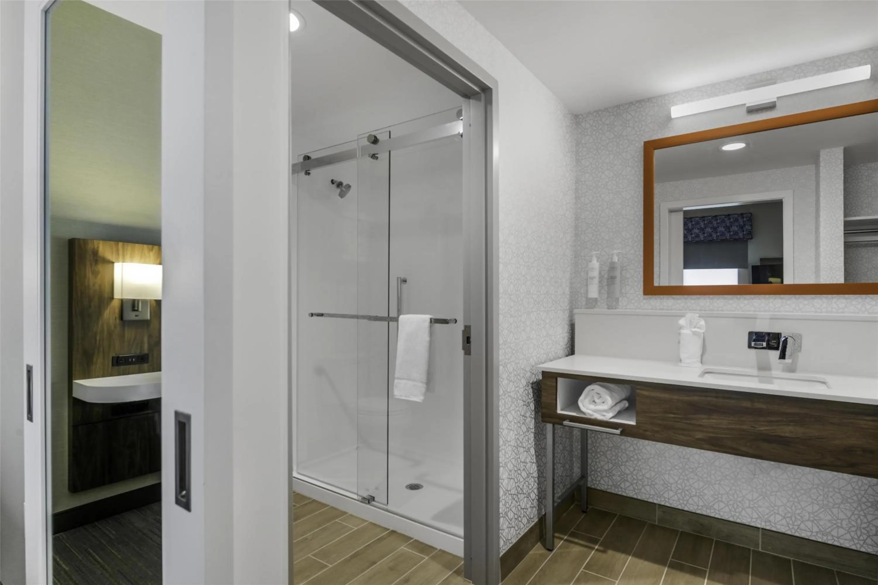 Bathroom in Hampton Inn & Suites By Hilton Decatur