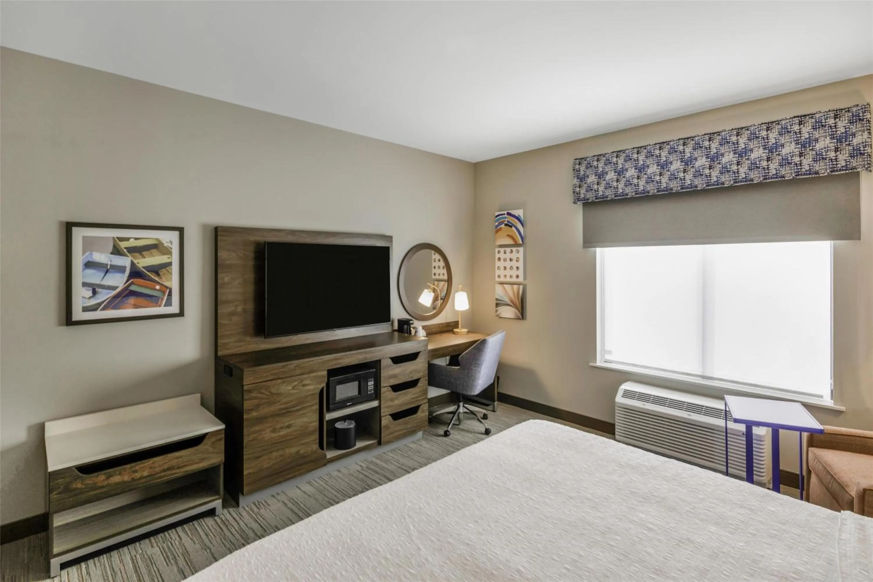 Bedroom, Bed in Hampton Inn & Suites By Hilton Decatur