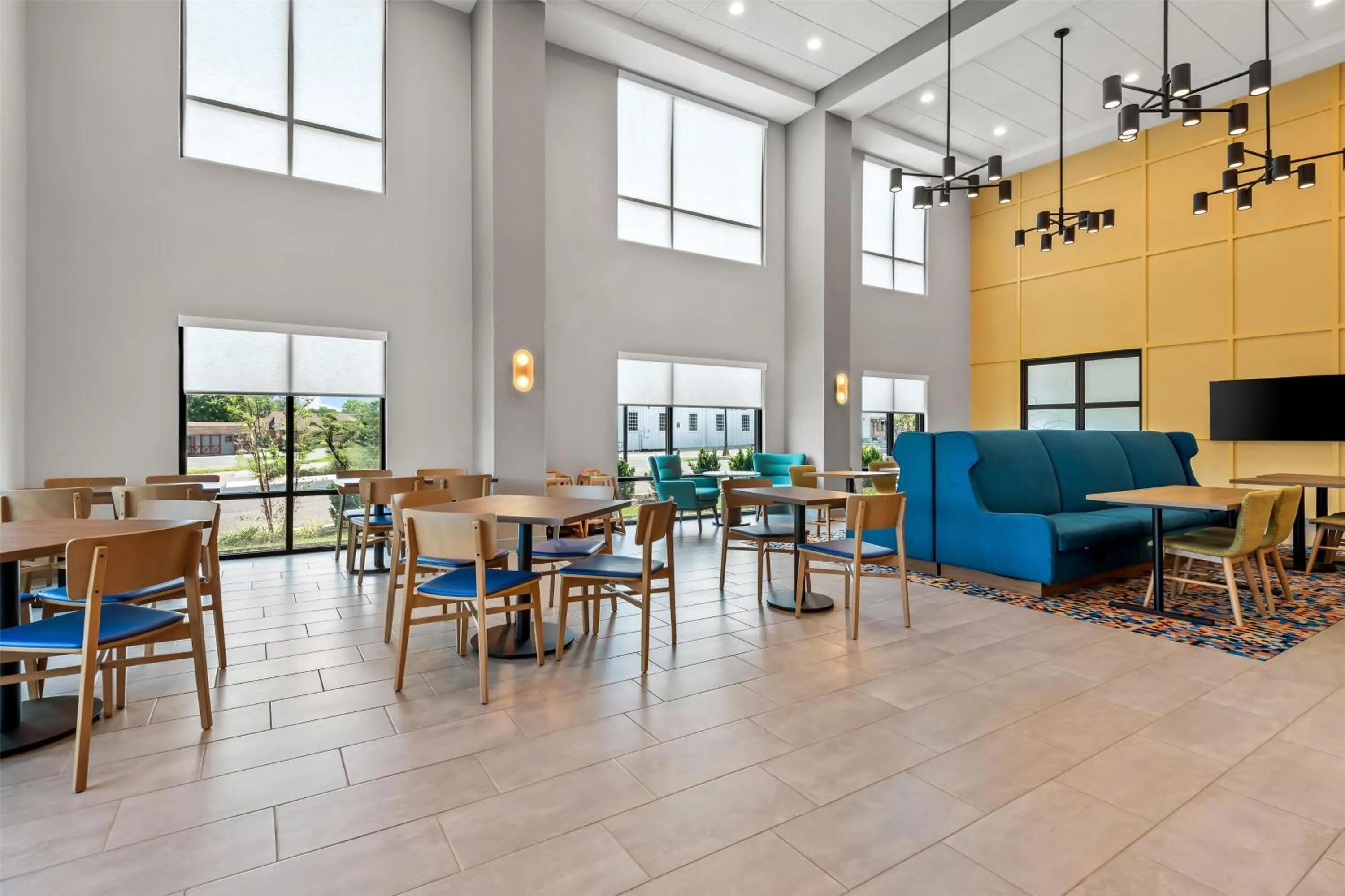 Breakfast in Hampton Inn & Suites Intercourse, Pa