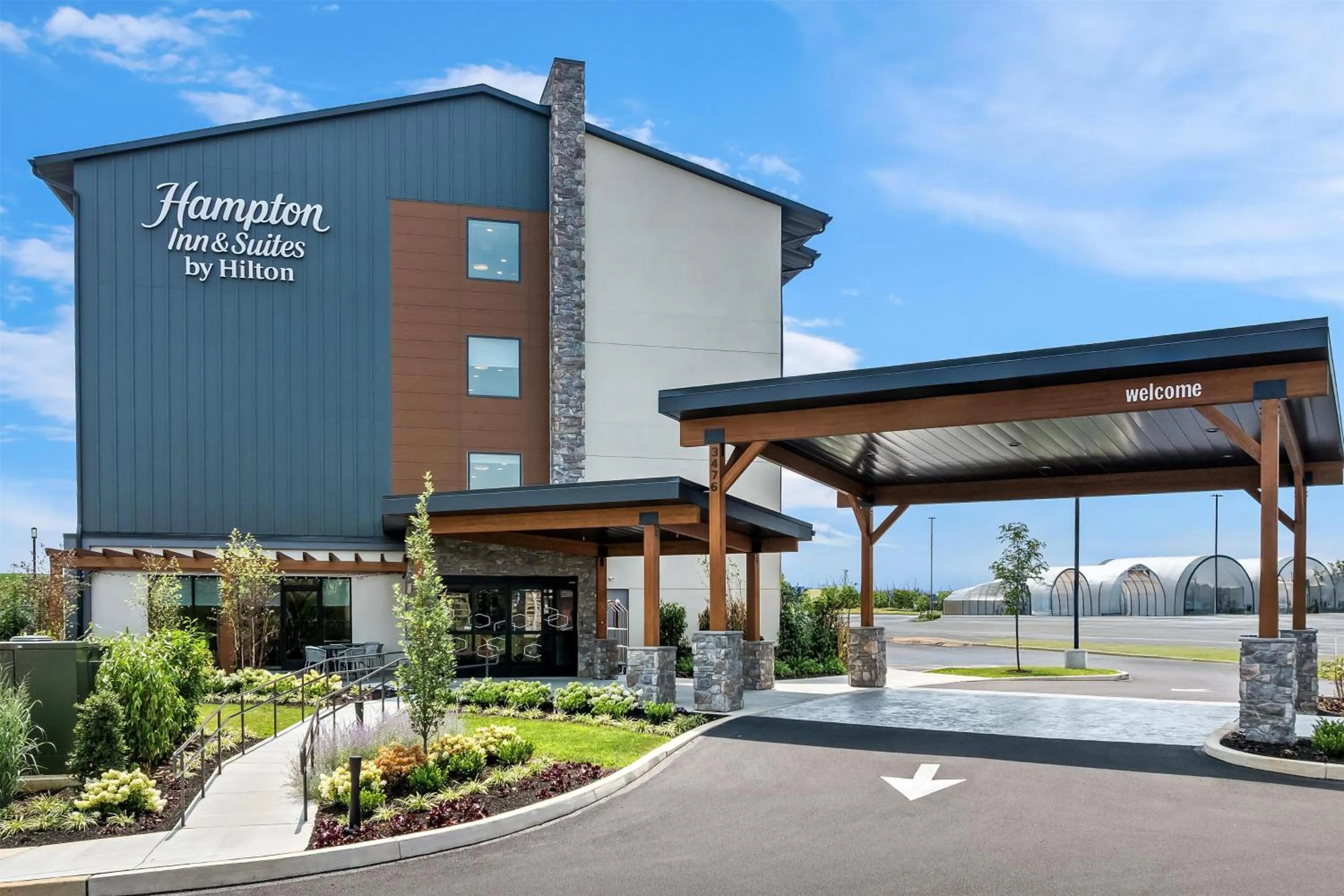 Property building in Hampton Inn & Suites Intercourse, Pa