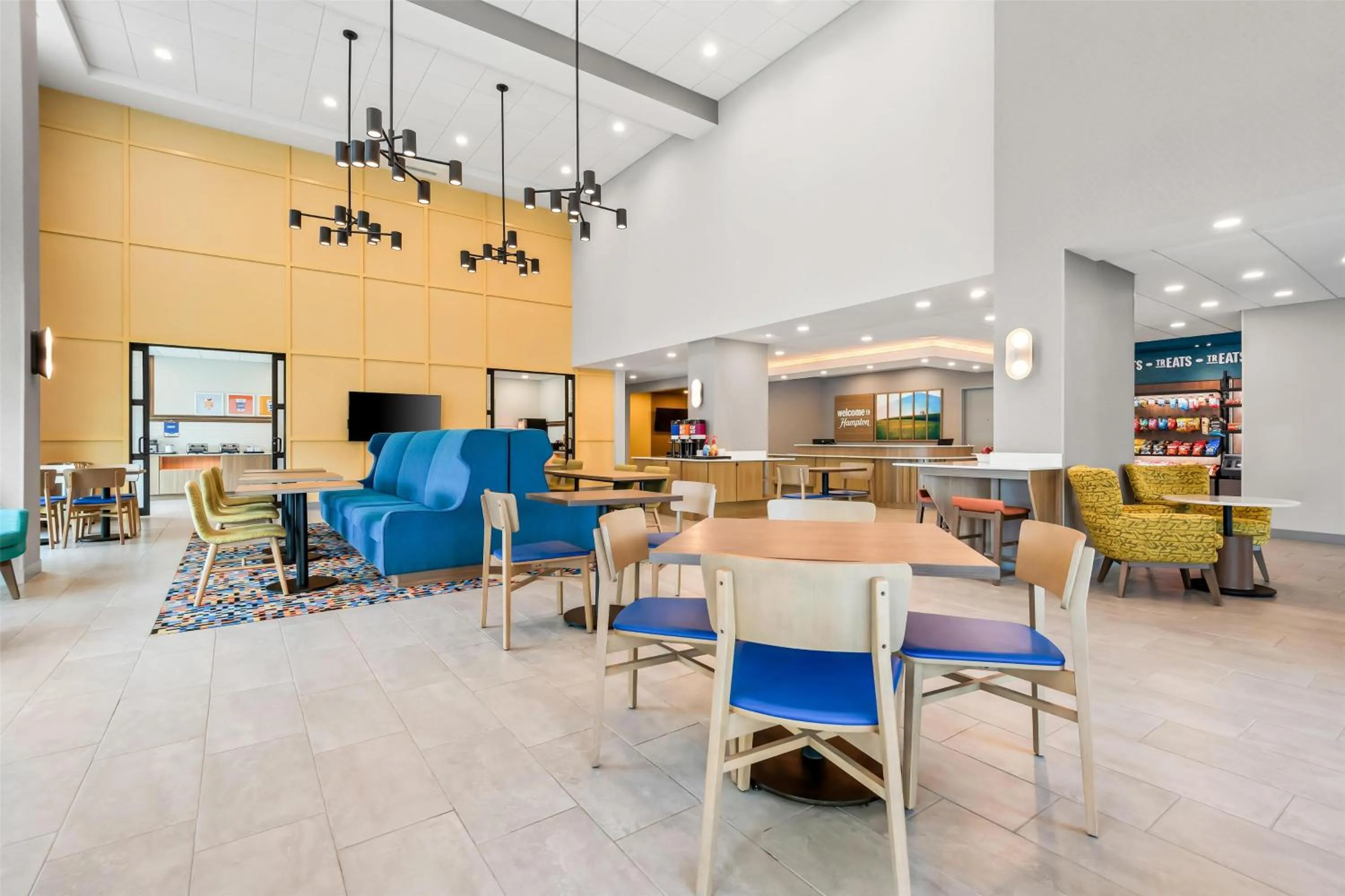 Breakfast in Hampton Inn & Suites Intercourse, Pa