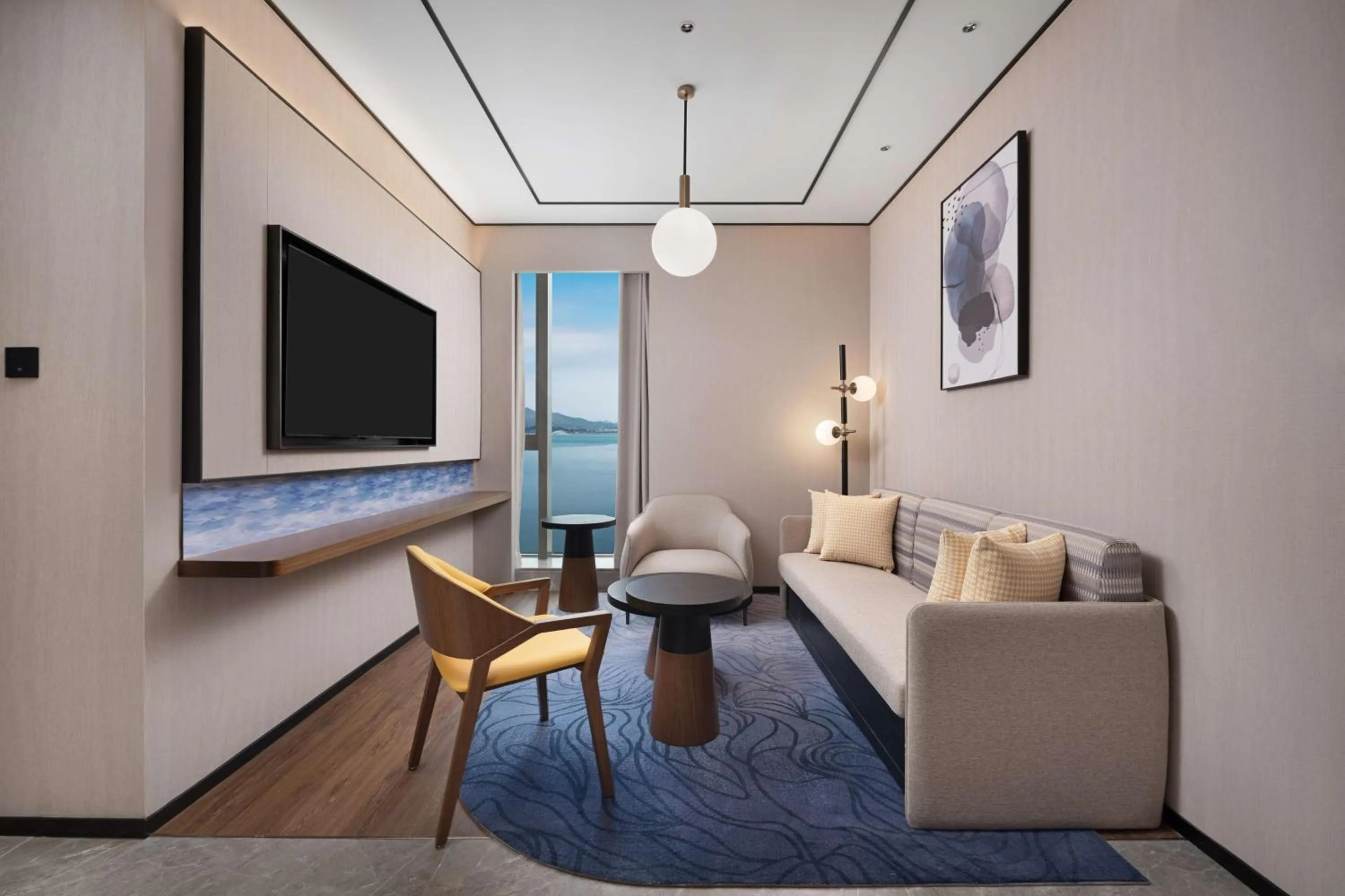 Living room, Bed in Hilton Garden Inn Shanwei Haibin Boulevard