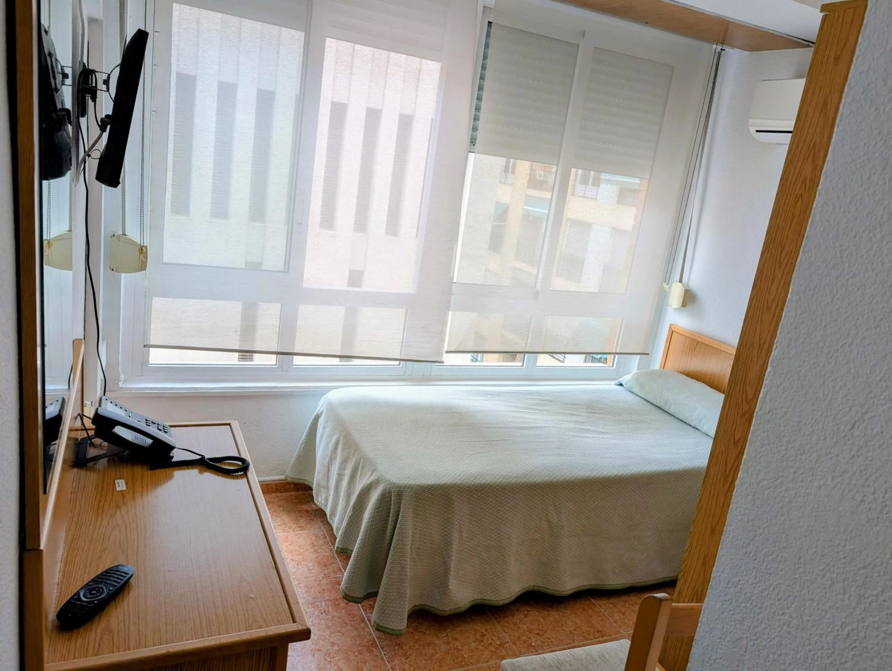 Photo of the whole room, Bed in Hotel Cervantes