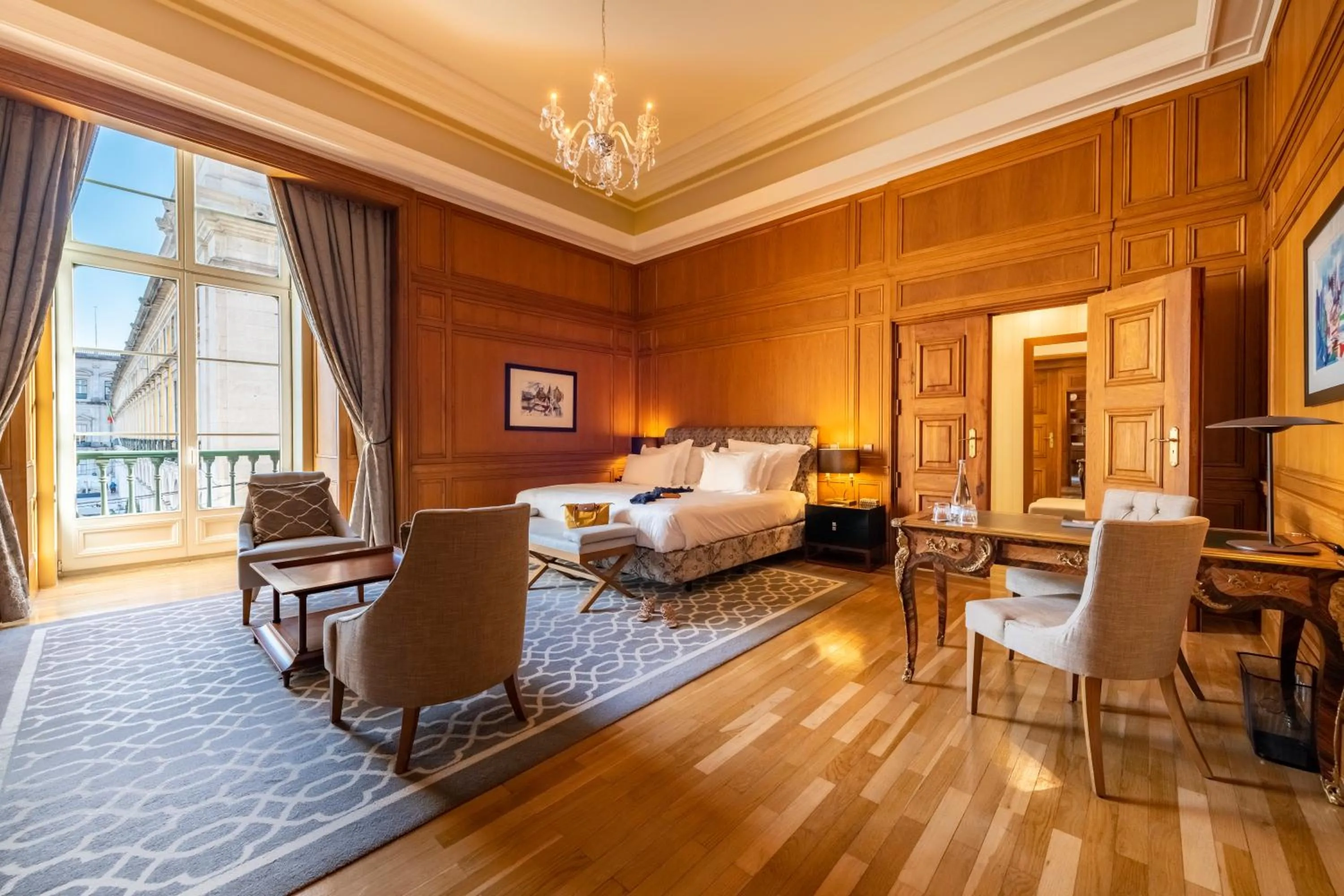 Bed in Pousada de Lisboa - Small Luxury Hotels Of The World