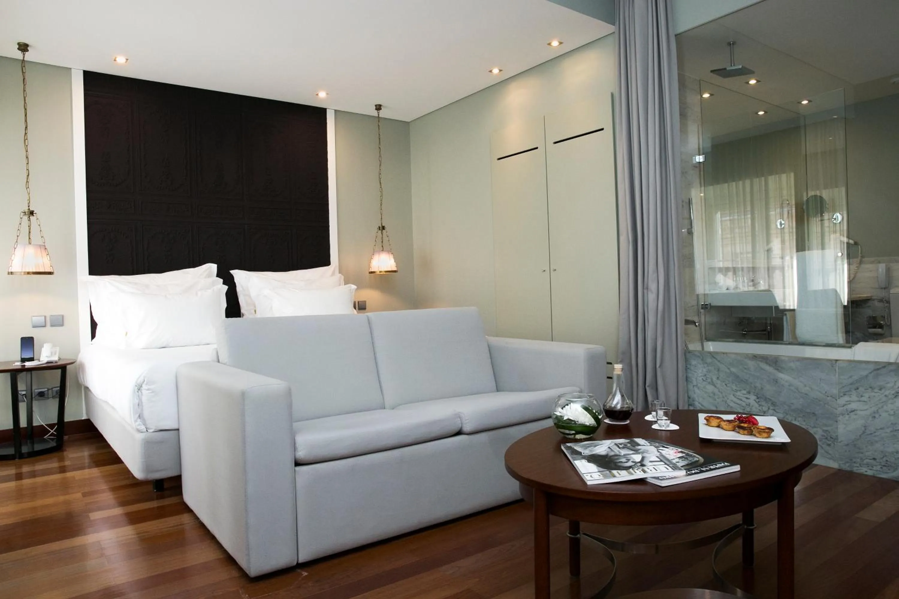 Deluxe Triple Room with King Size Bed in Pousada de Lisboa - Small Luxury Hotels Of The World
