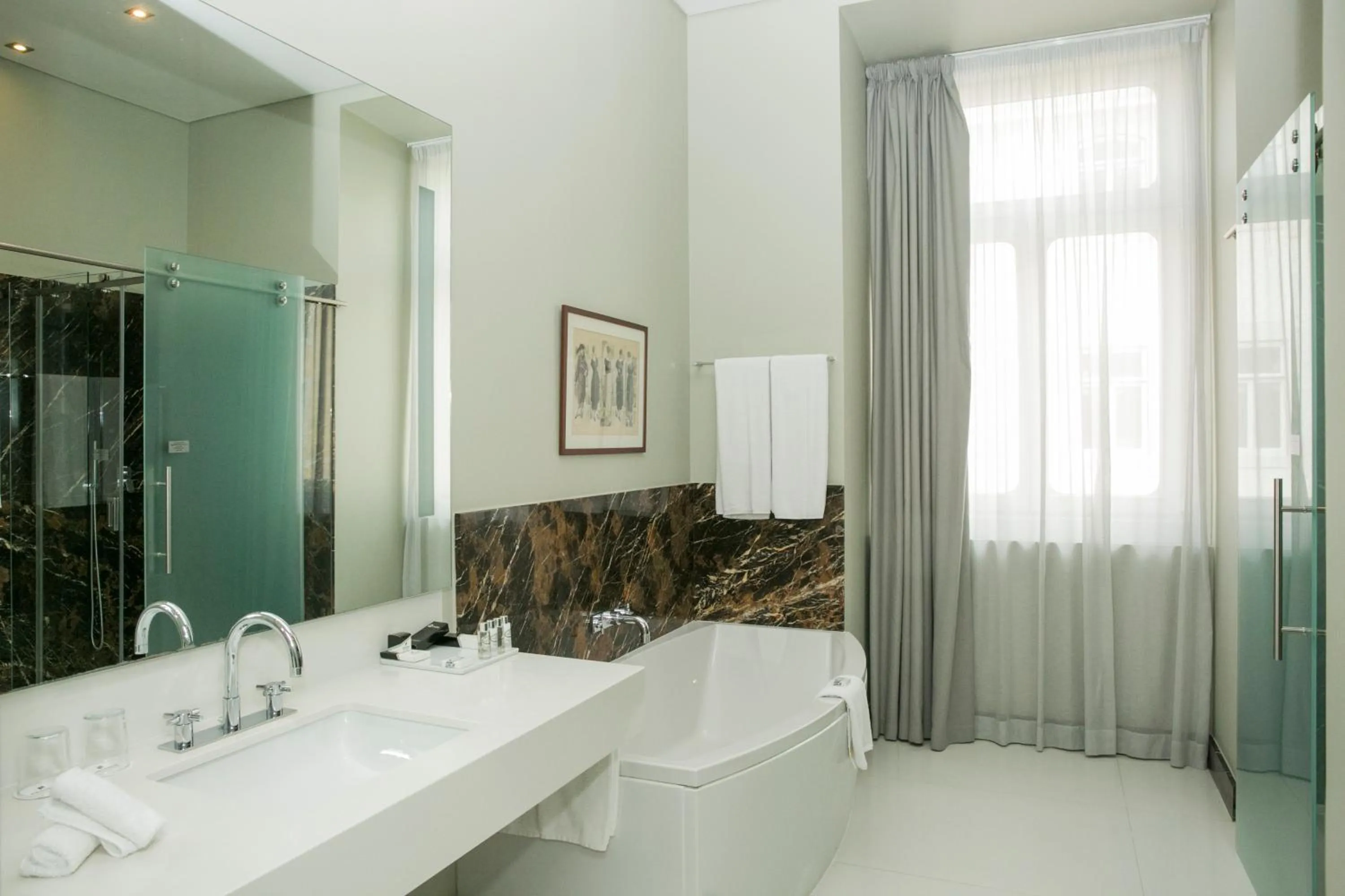 Bathroom in Pousada de Lisboa - Small Luxury Hotels Of The World