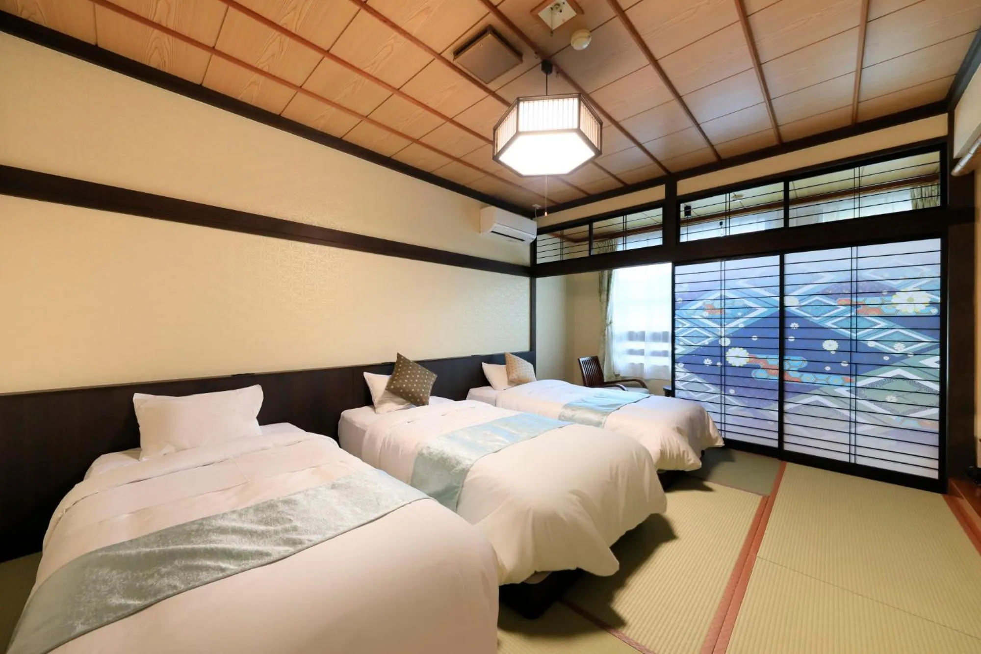Photo of the whole room, Bed in Otogitei Kofu
