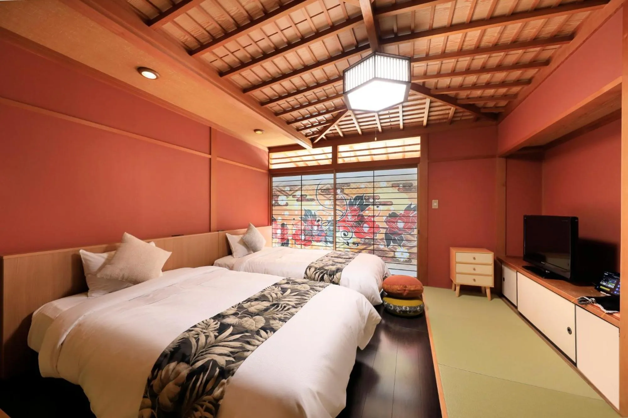 Photo of the whole room, Bed in Otogitei Kofu