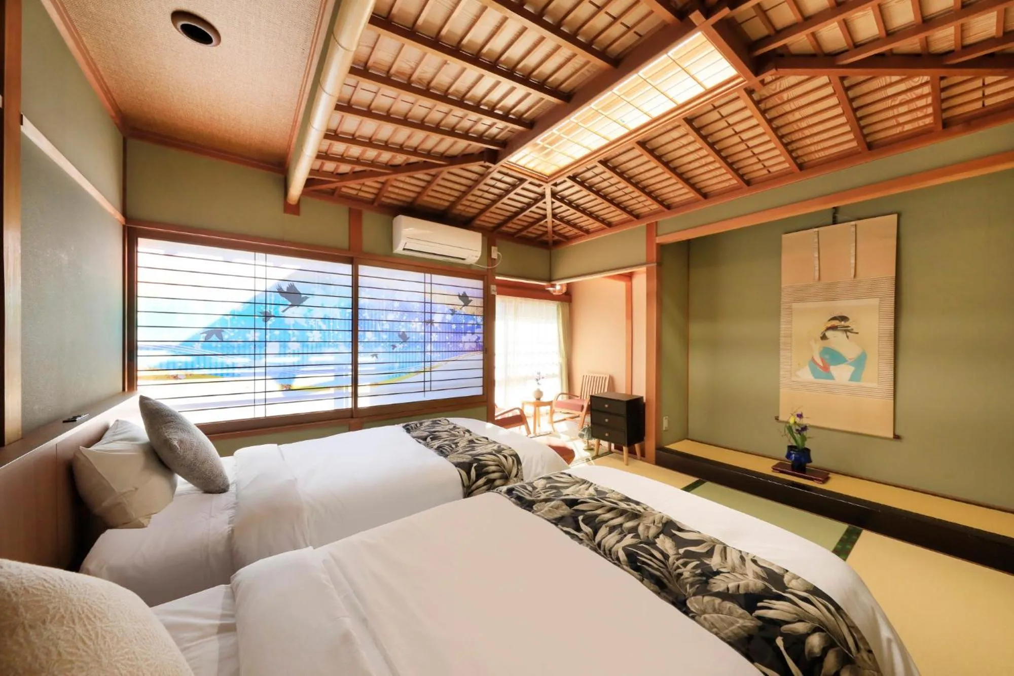 Photo of the whole room, Bed in Otogitei Kofu