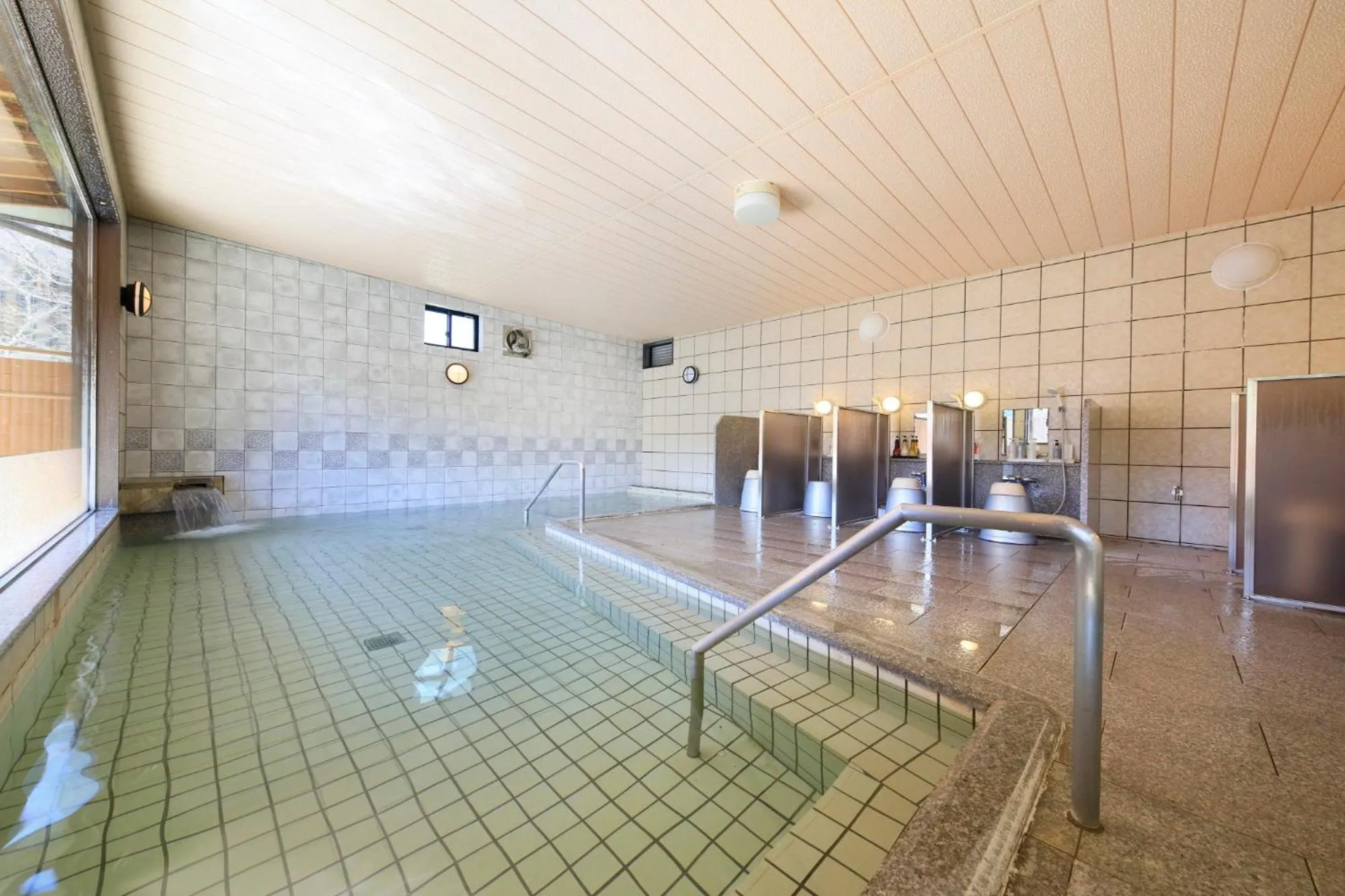 Hot Spring Bath in Otogitei Kofu