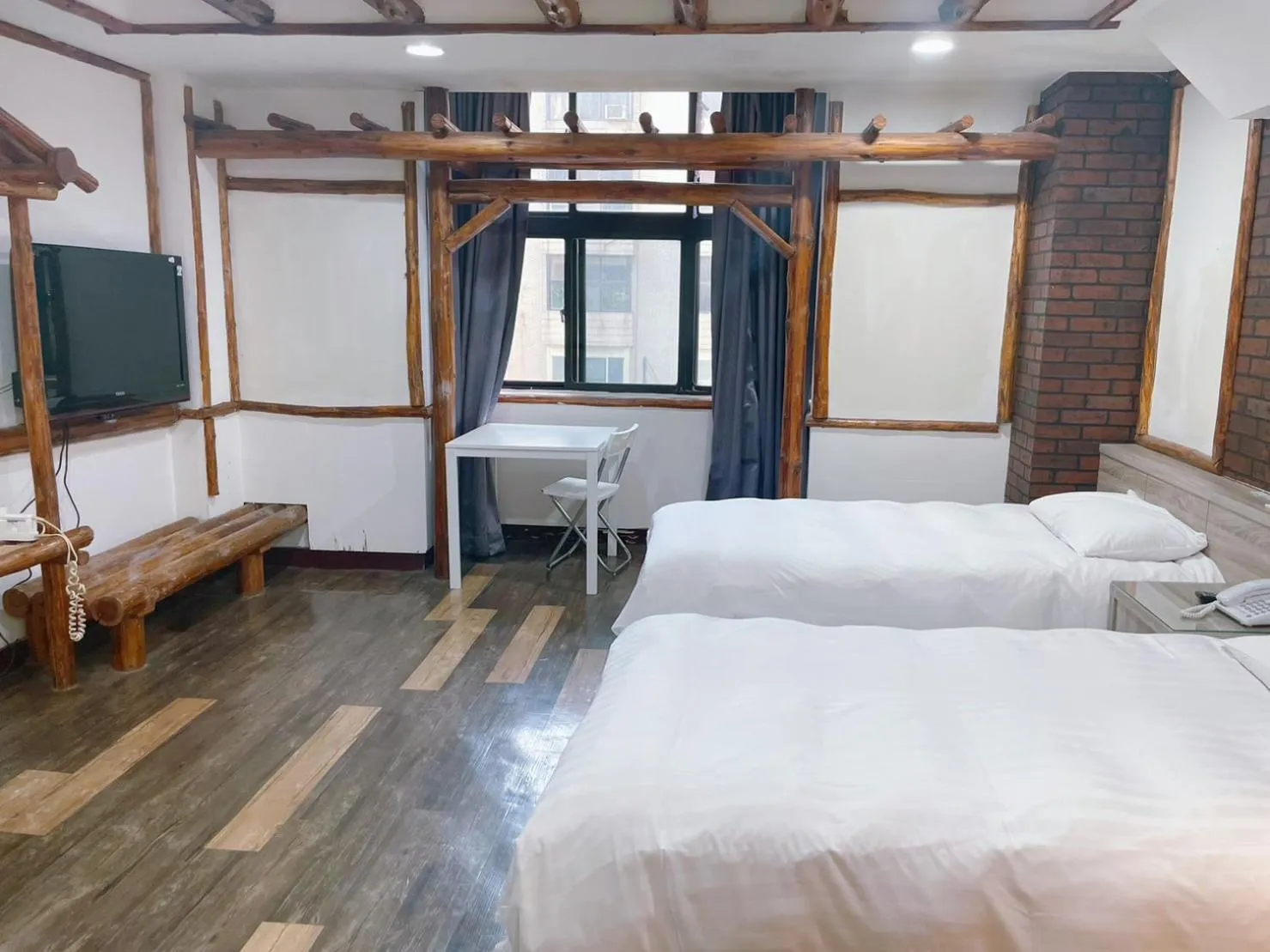 Photo of the whole room, Bed in A22 Wei Lu Hotel