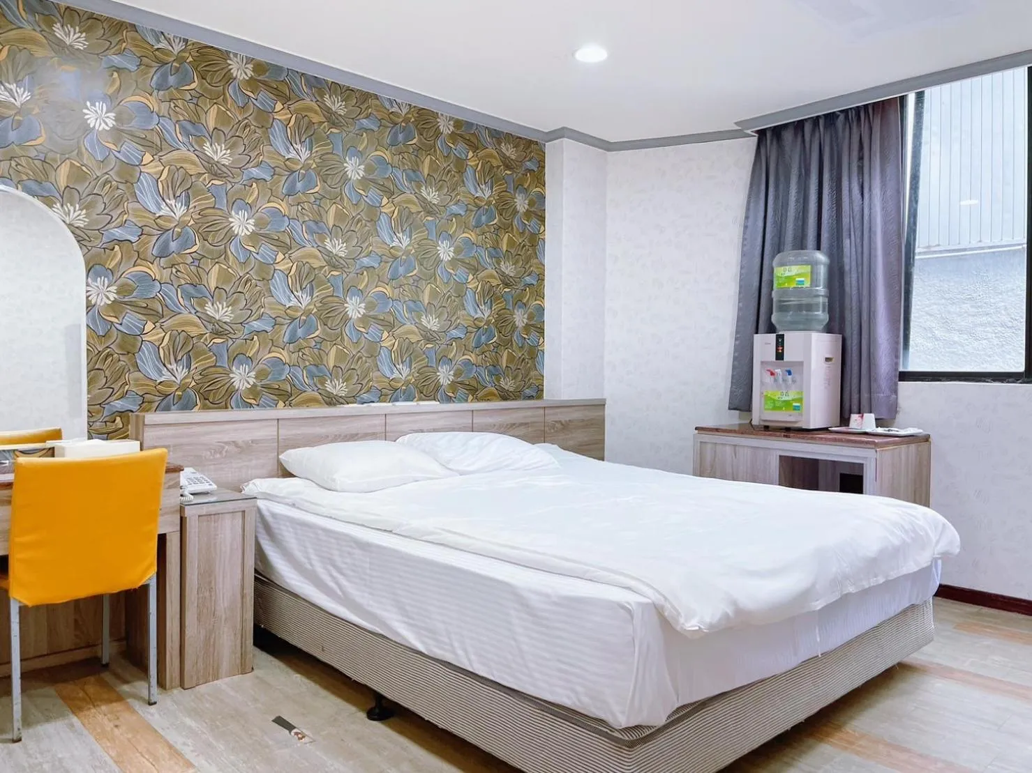 Photo of the whole room, Bed in A22 Wei Lu Hotel